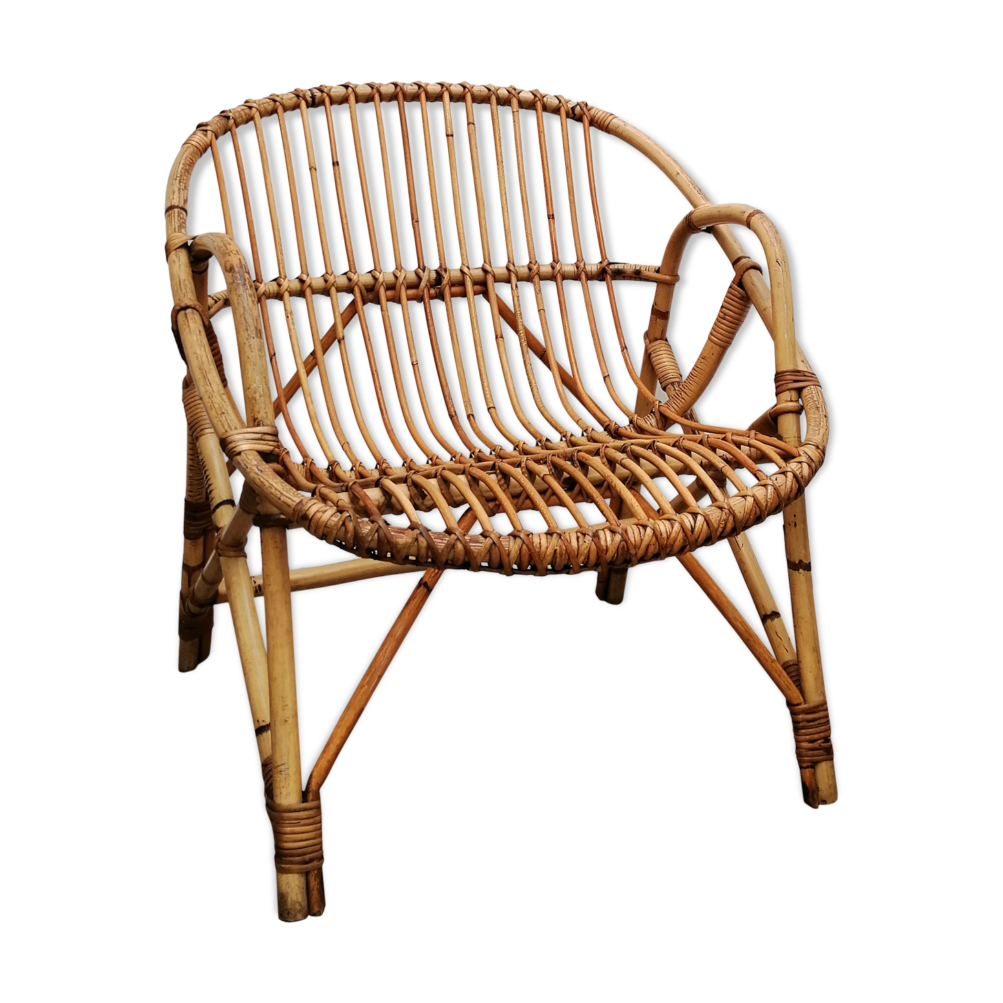 Tub rattan armchair