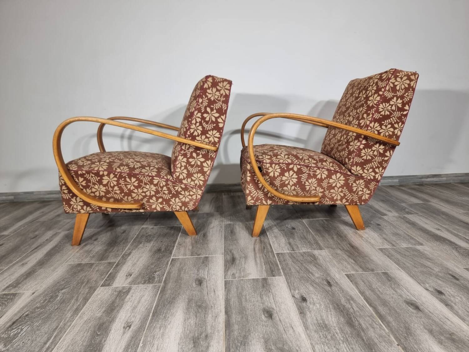 Art deco armchair by Jindrich Halabala