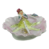 Empty ring pocket in Paris porcelain