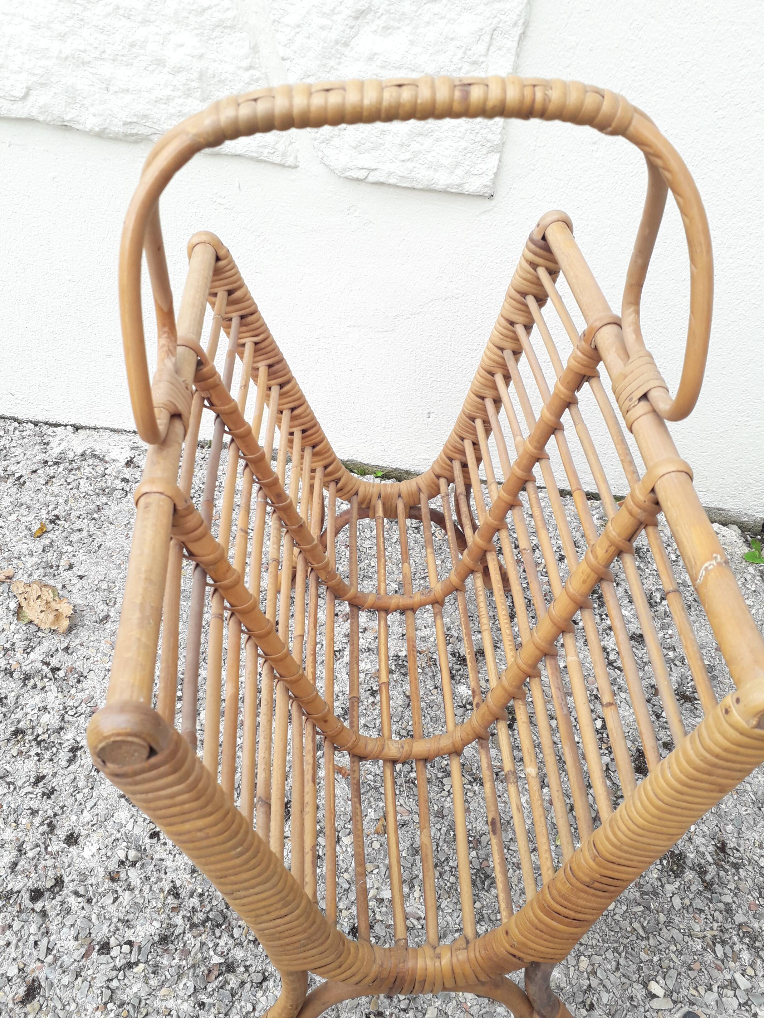 Porte-revues en rotin (année 70)