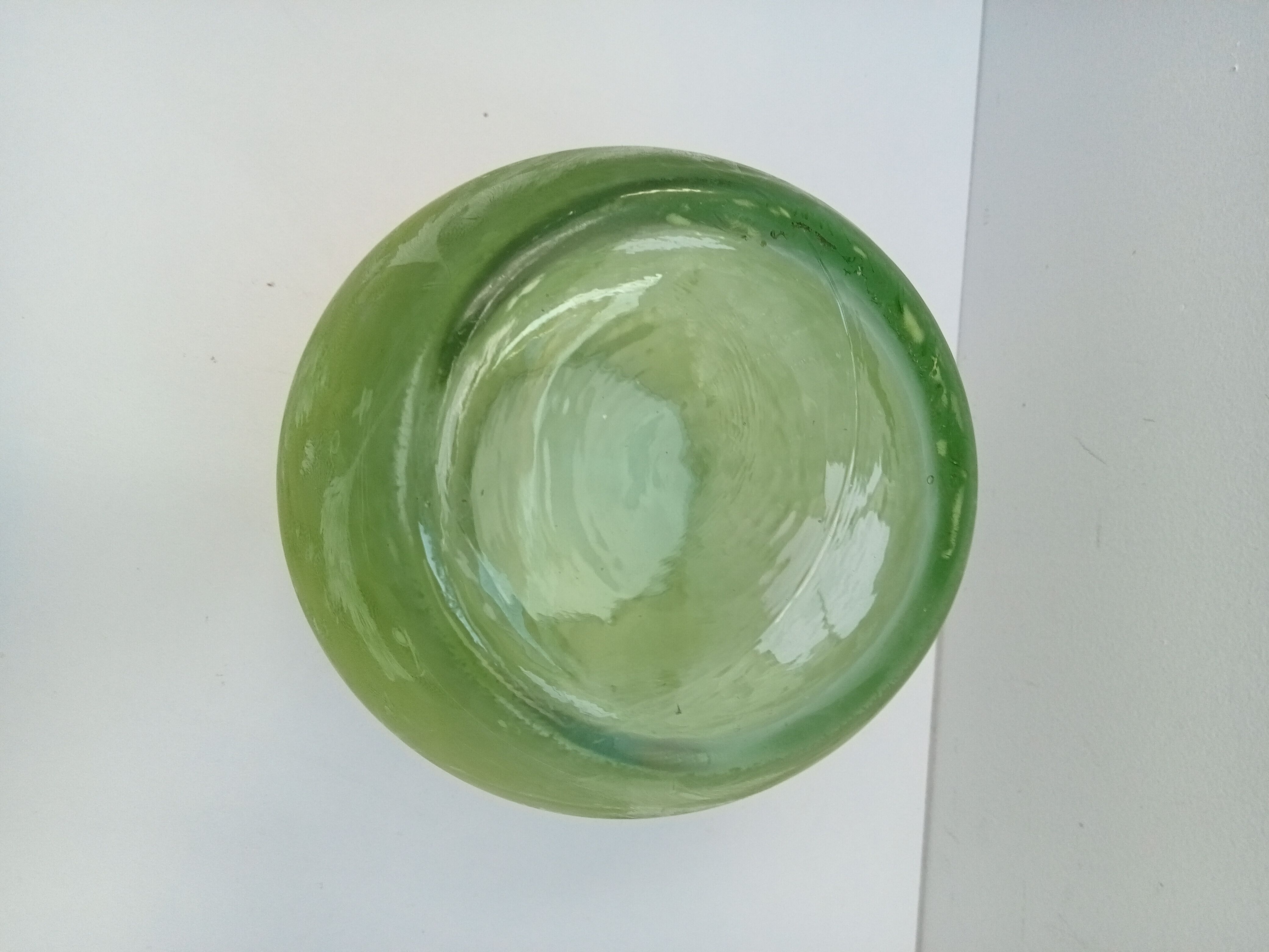 Green vase decoration clover