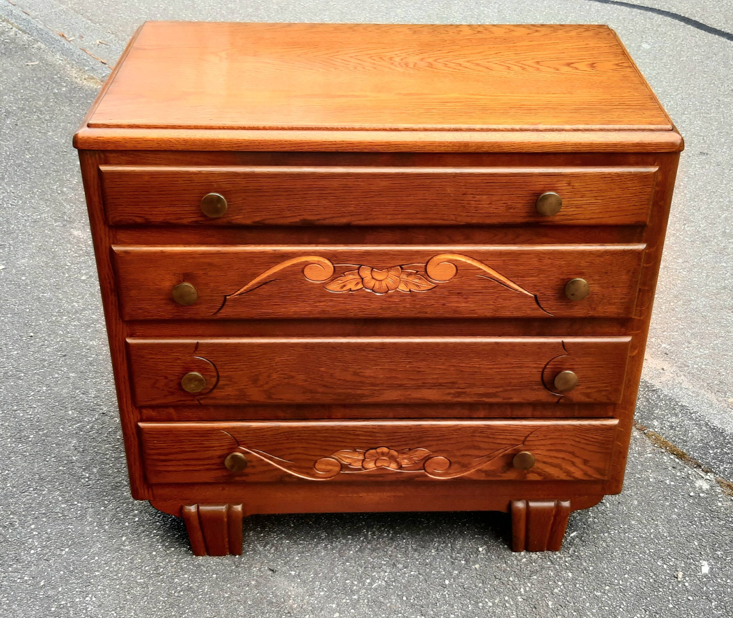 Art Deco chest of drawers in gilded oak