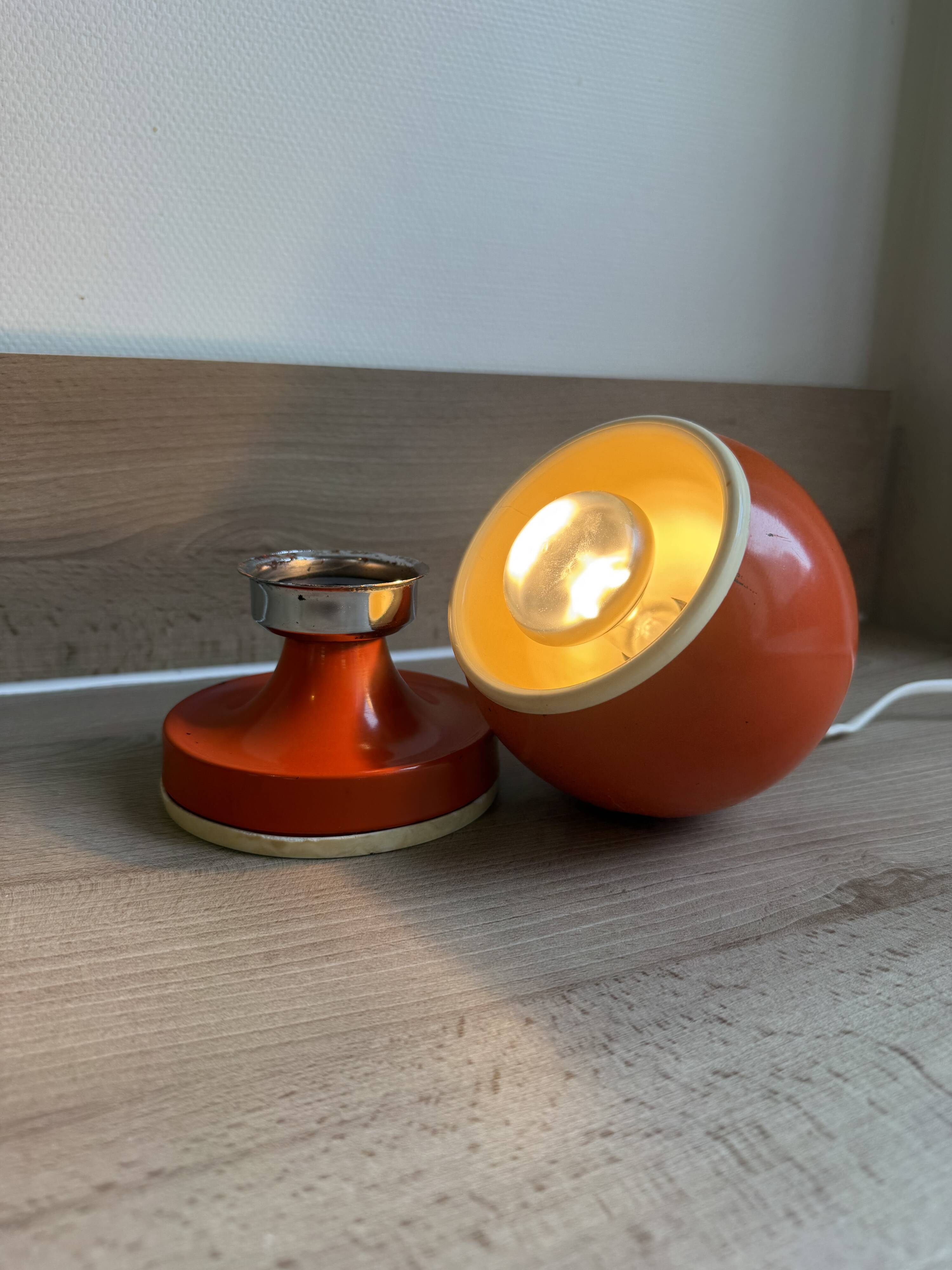 Eyeball Magnet Table Lamp – Orange & Chrome Metal (1970s)