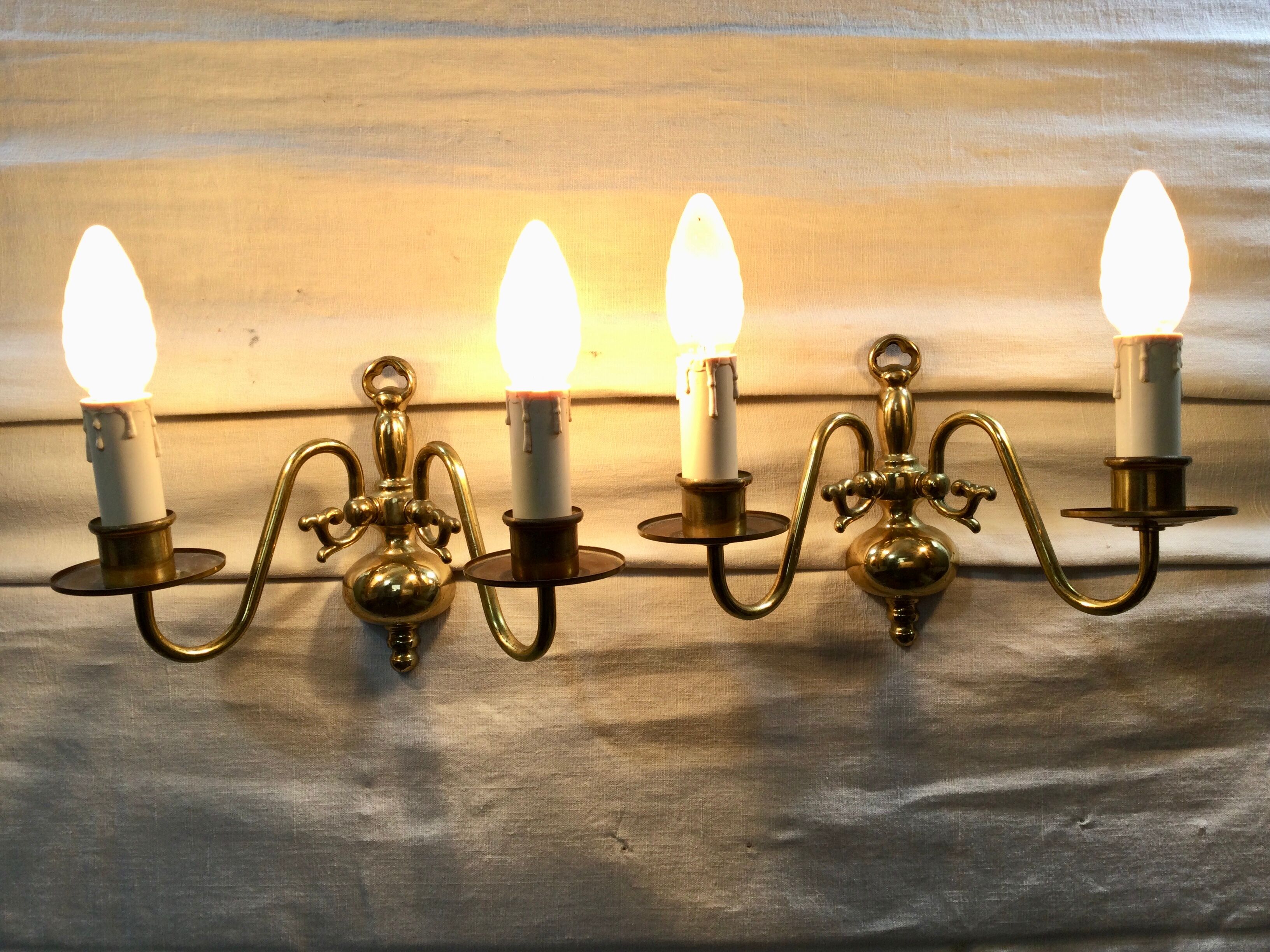 Pair of appliques 2 bronze lights in Dutch style