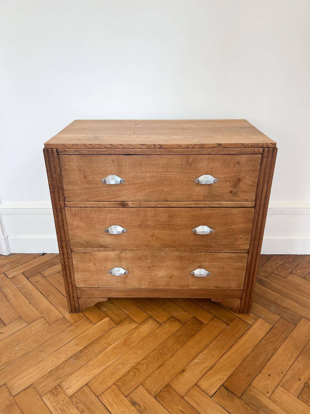 Art Deco chest of drawers in solid oak