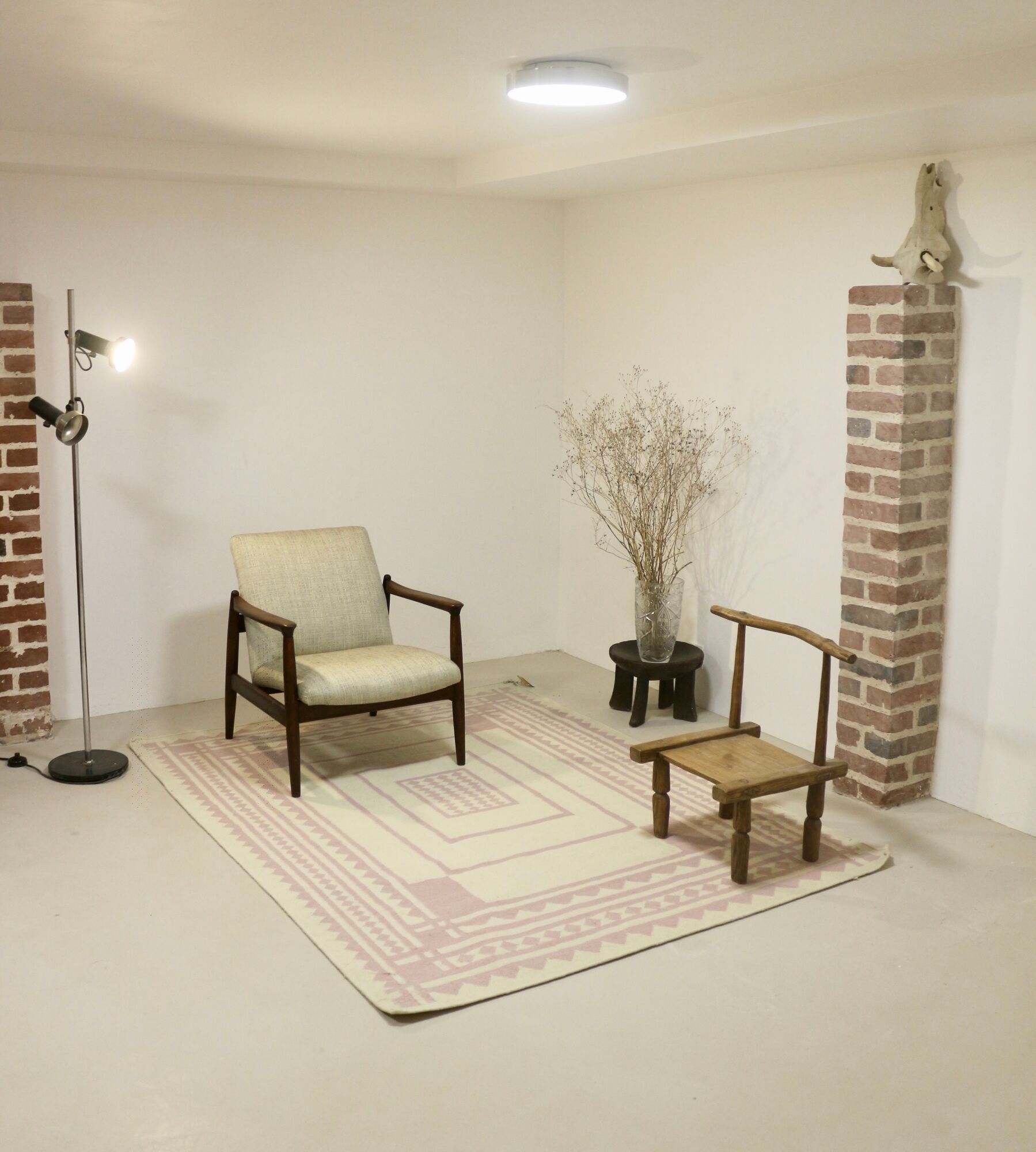 Carpet geometric design pastel colors pink and off-white year 70/80.