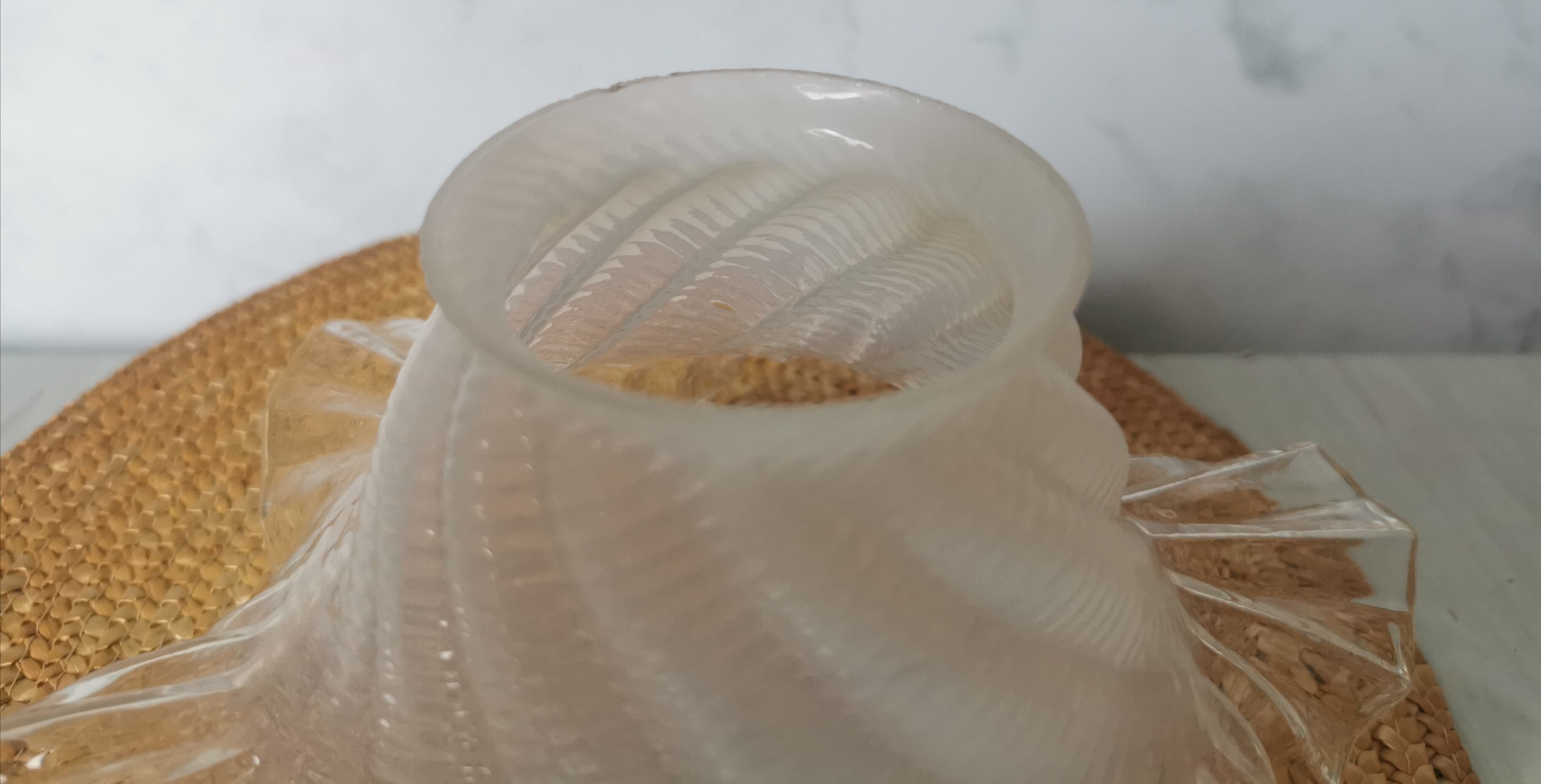 Tulip lamp opalescent glass