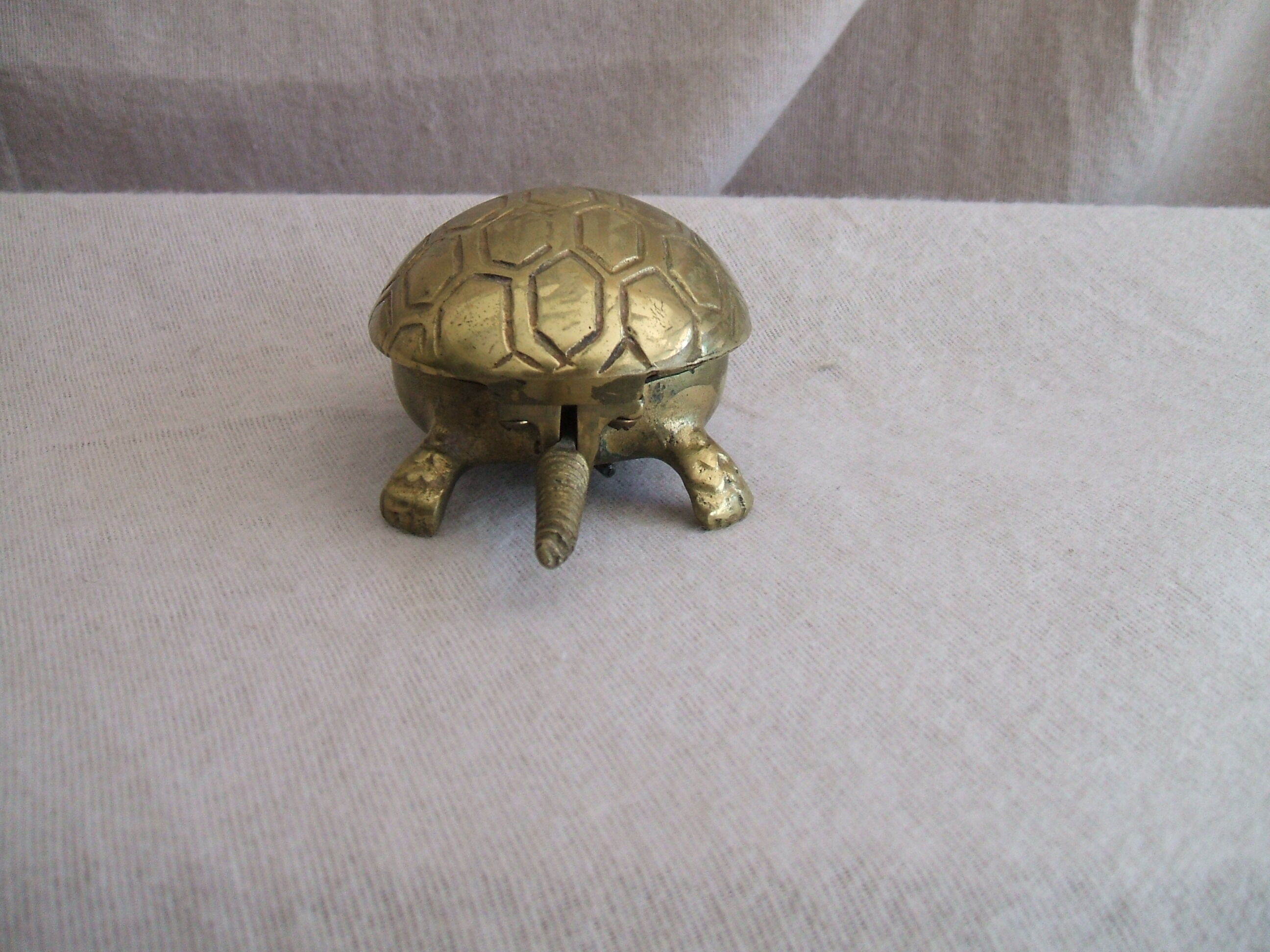 Turtle table bell