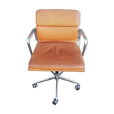 Soft pad E 217 chair by Charles & Ray Eames