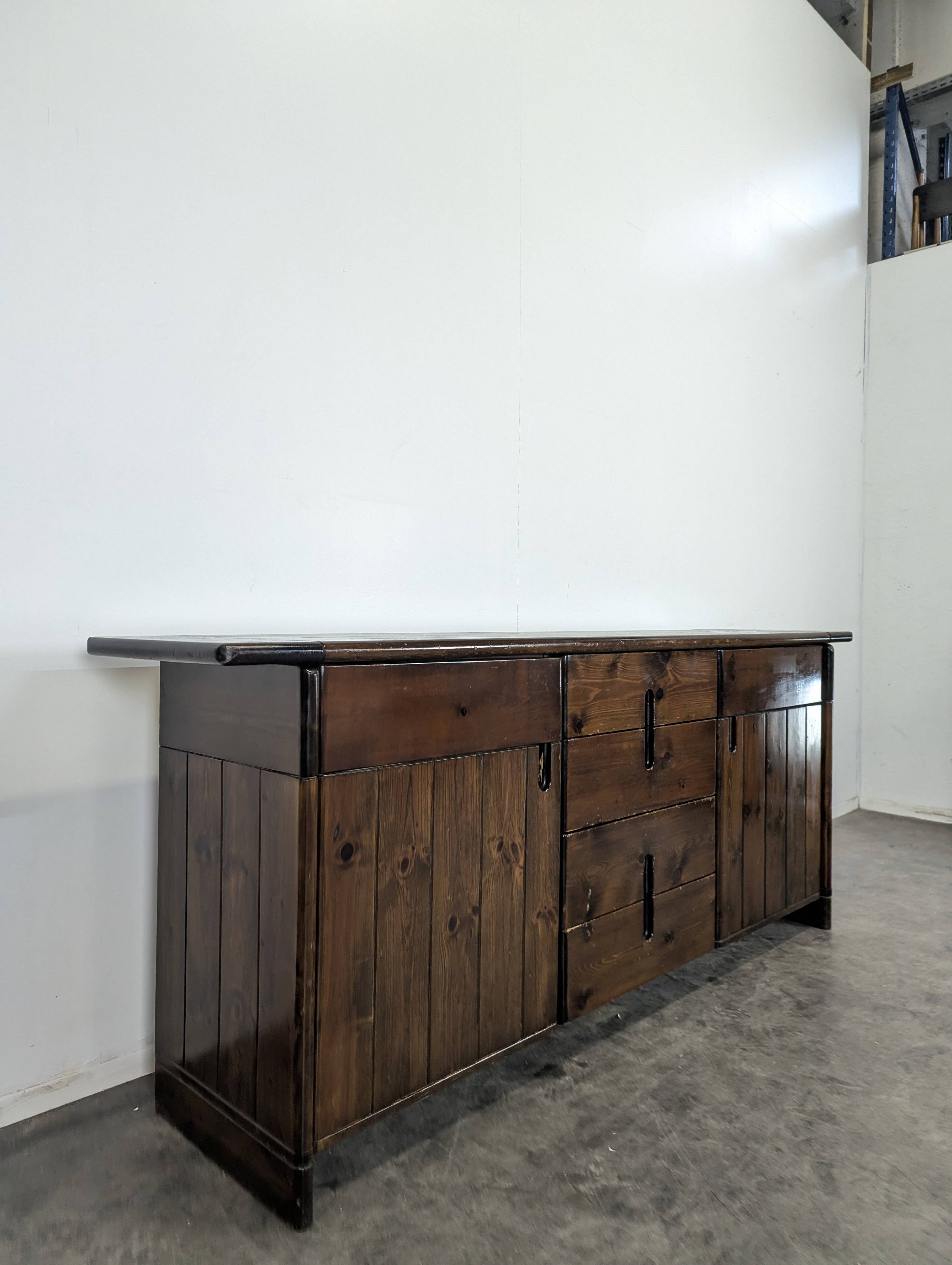 Enfilade in solid pine by Silvio Coppola