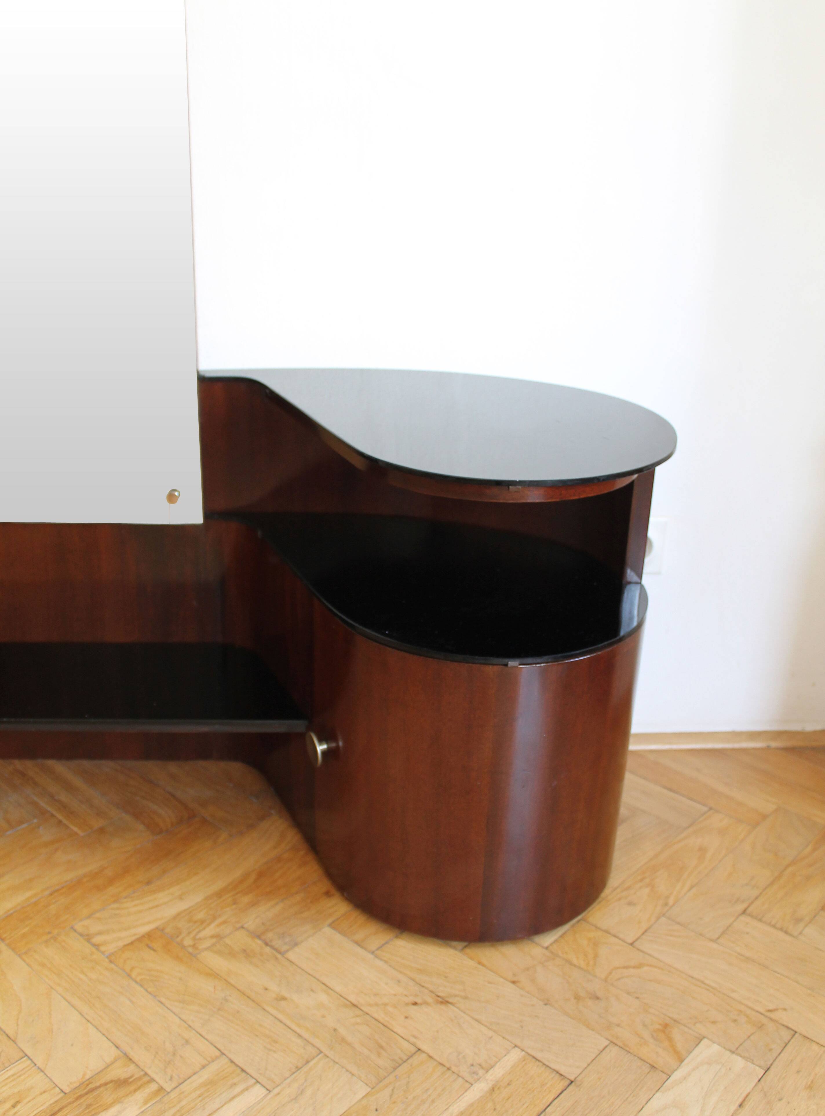 Coiffeuse moderniste des années 1930