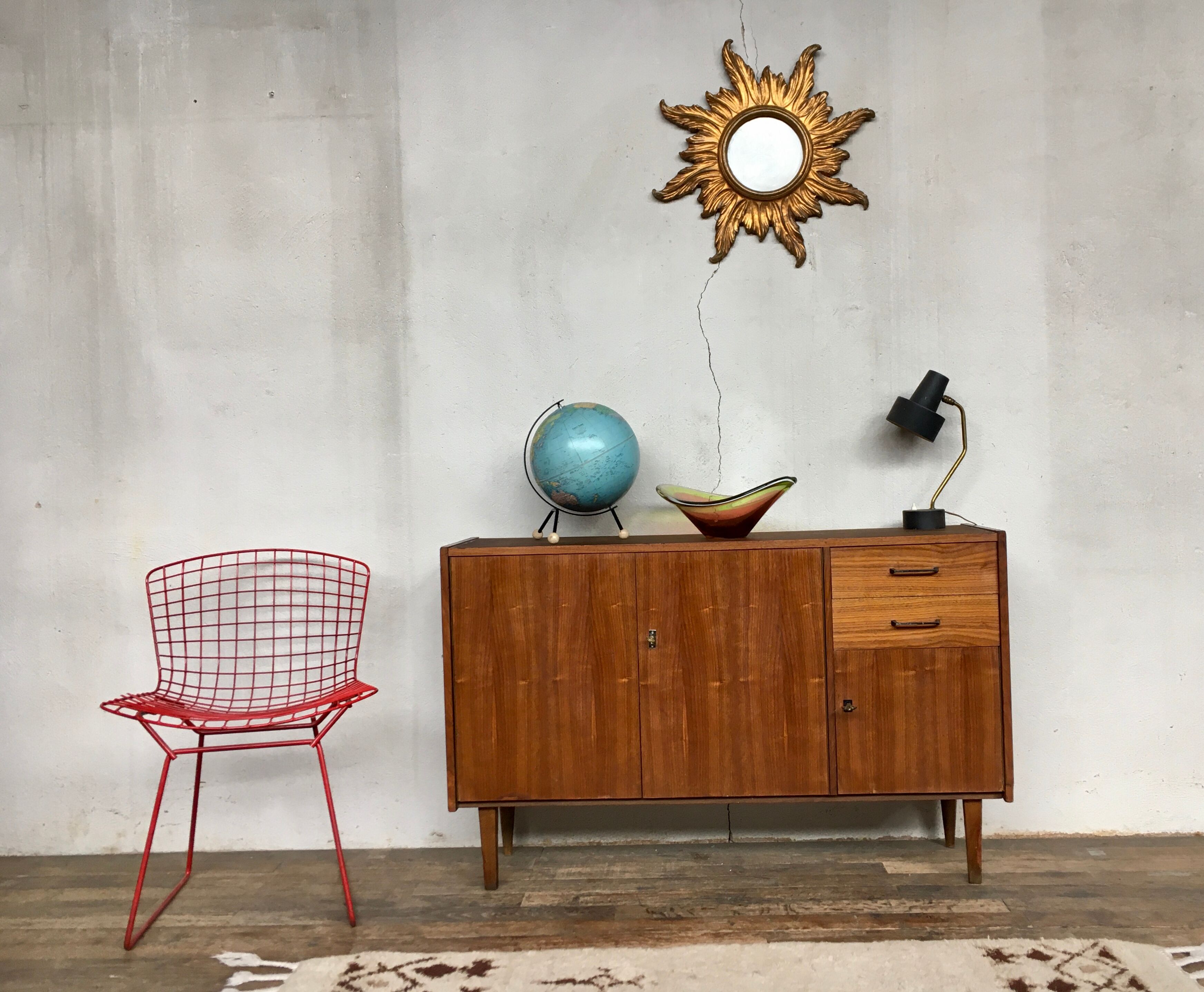 Vintage enfilade - walnut - 50/60 - Scandinavian style - spindle feet