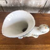 Ancien vase corne abondance céramique blanc décor moustiers vintage
