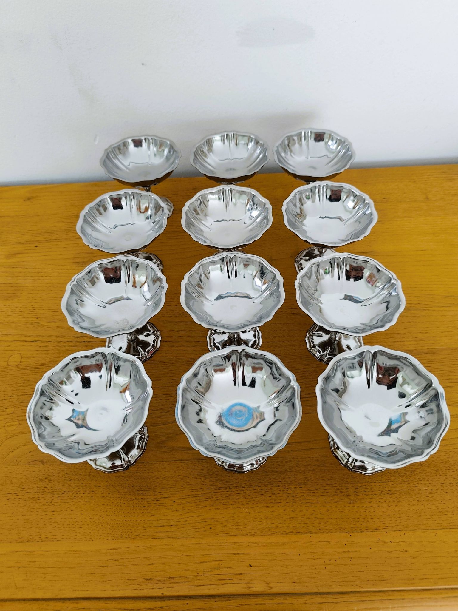 Lot de 12 coupelles en inox années 70