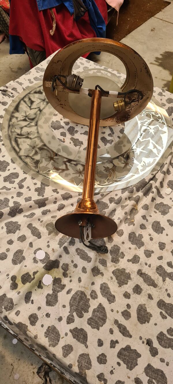 lustre suspension art deco  1920 a 40     cuivre et verre tres bon etat   45xl49 pas commun