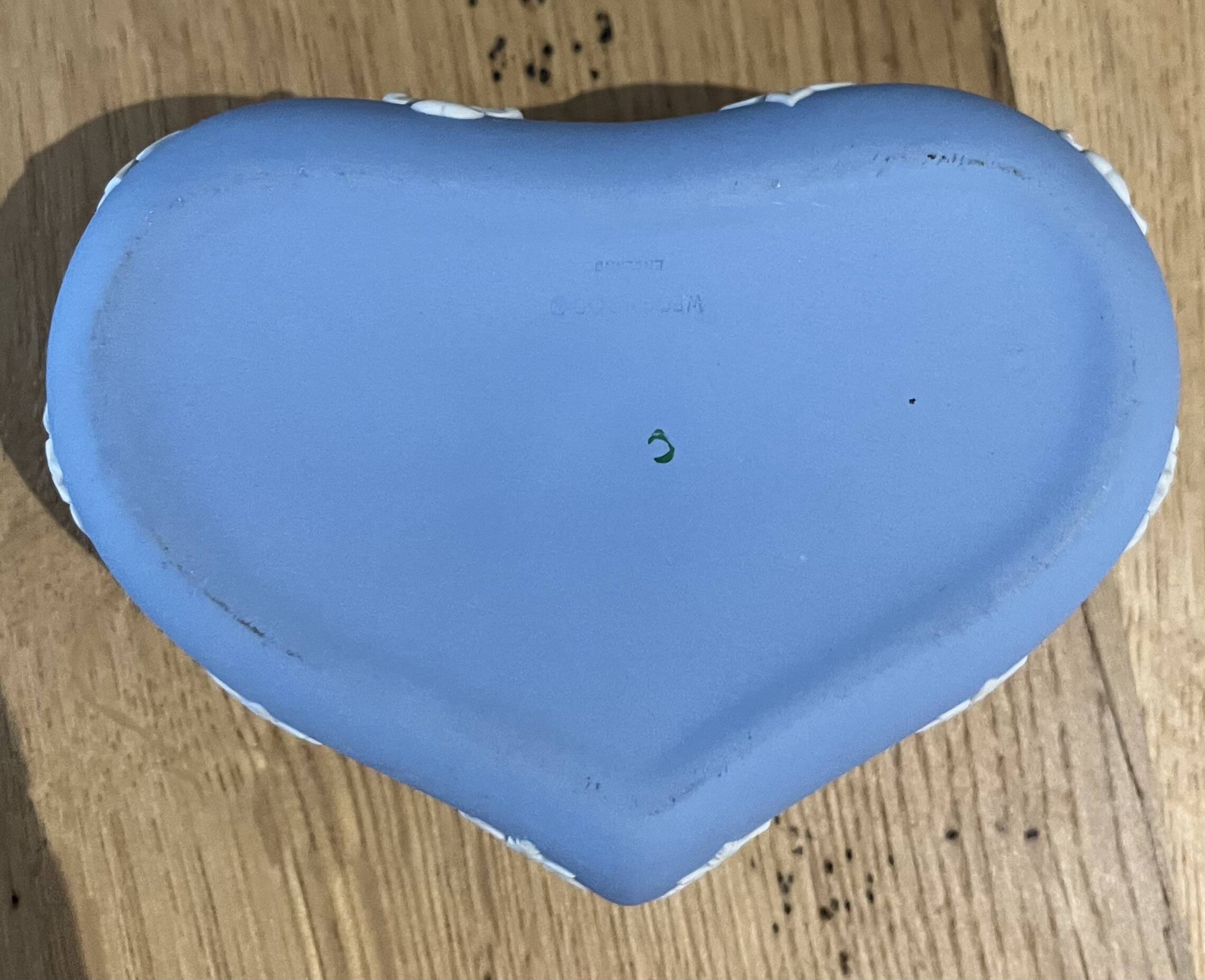 Wedgwood heart-shaped English biscuit box