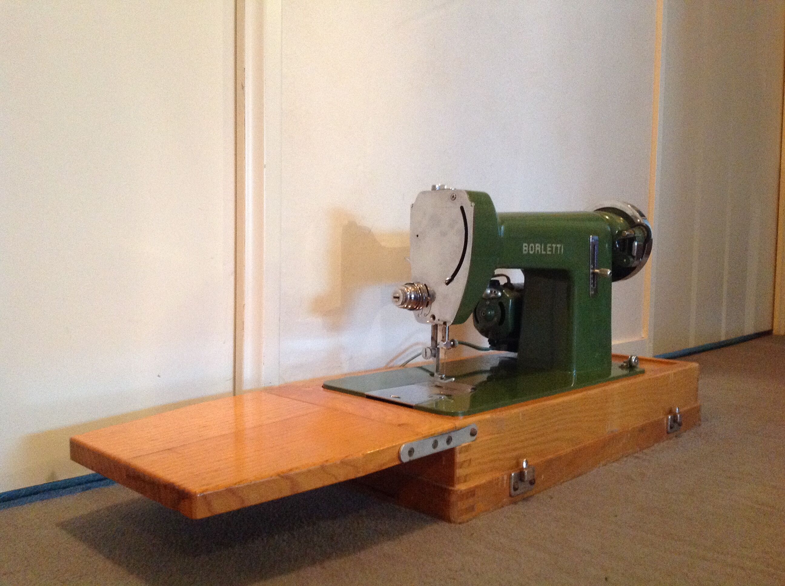 Machine à coudre italienne Borletti vintage