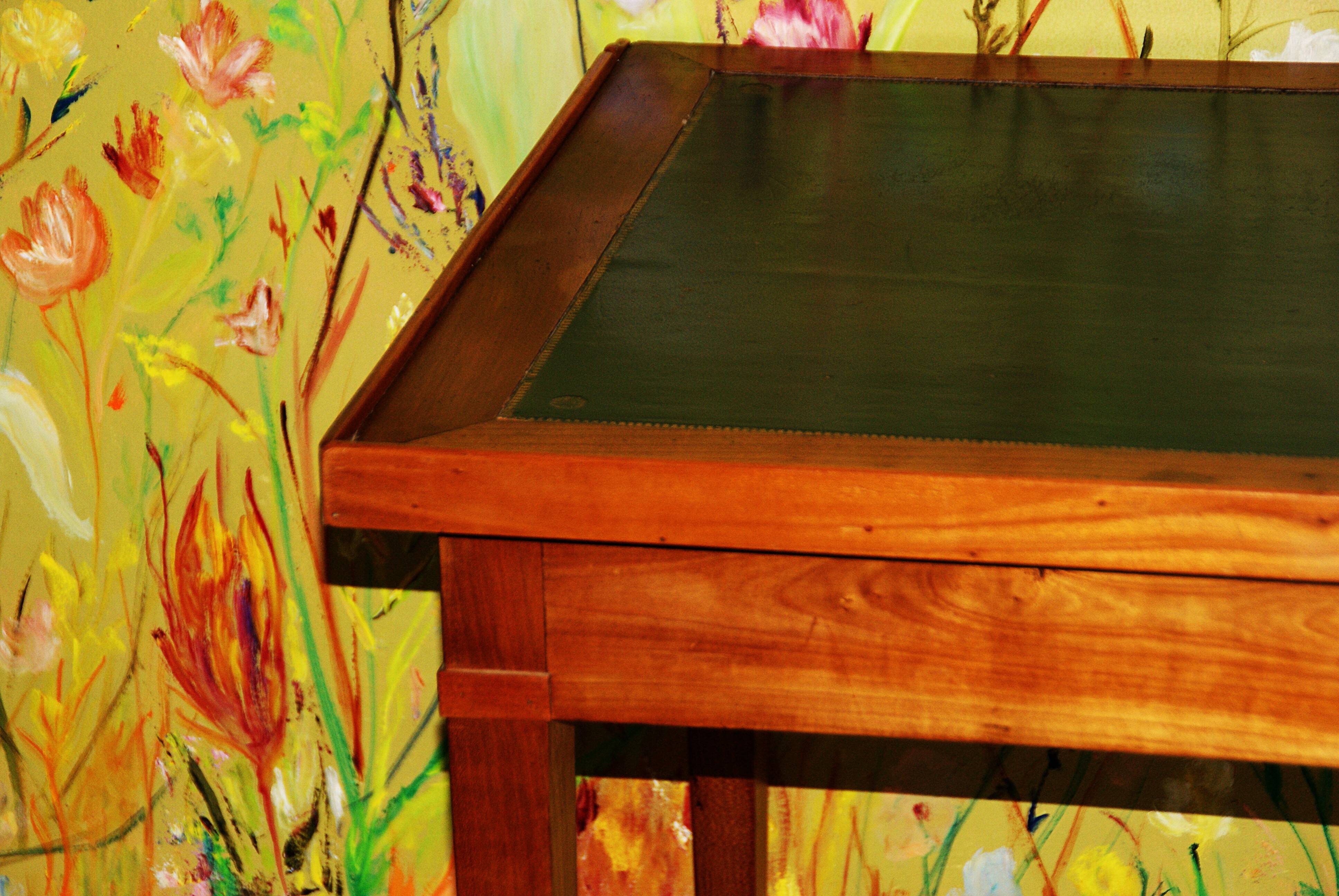 Small writing table Louis XVI