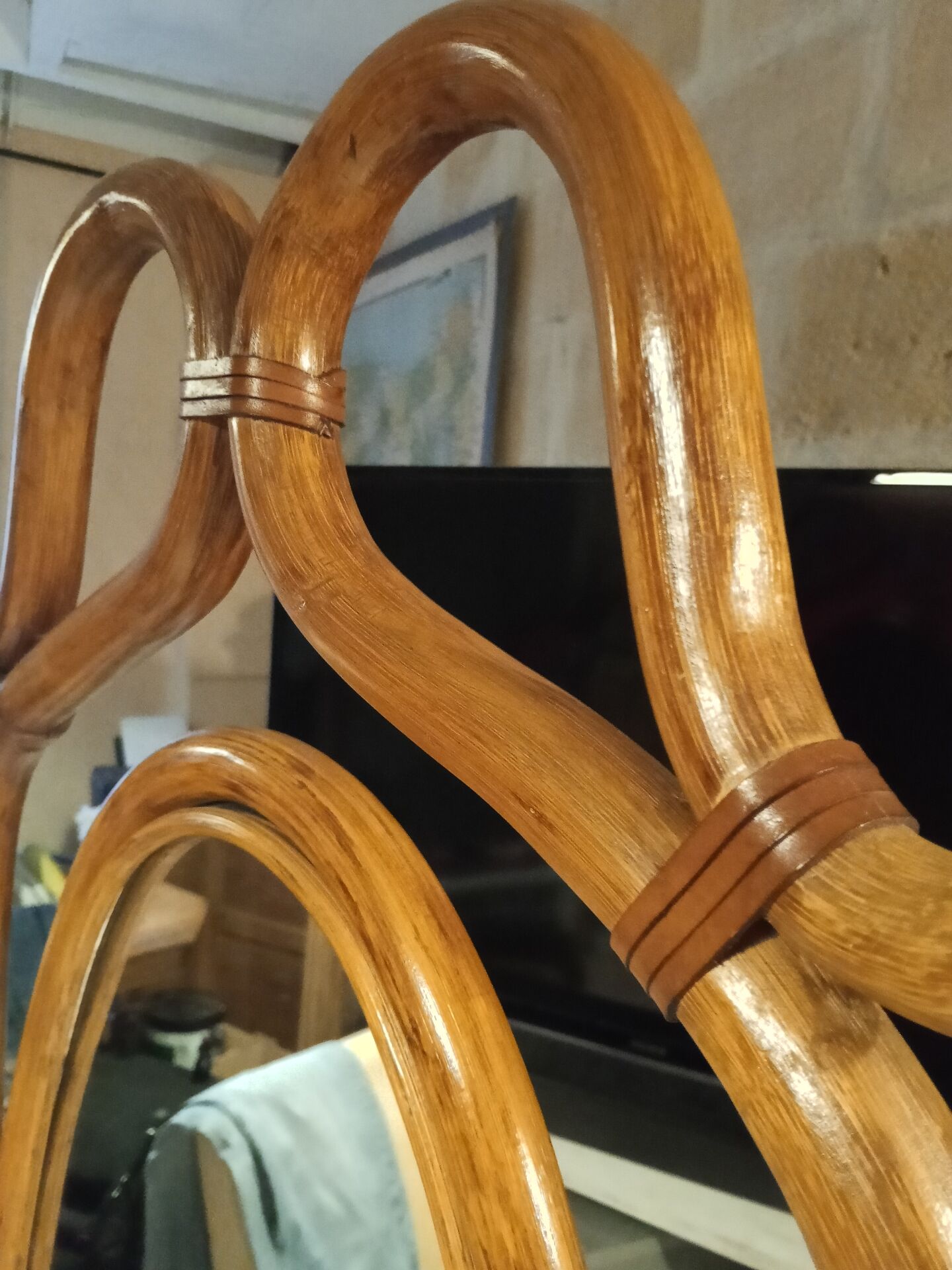 Antique curved rattan mirror – 175 cm – Art Nouveau elegance