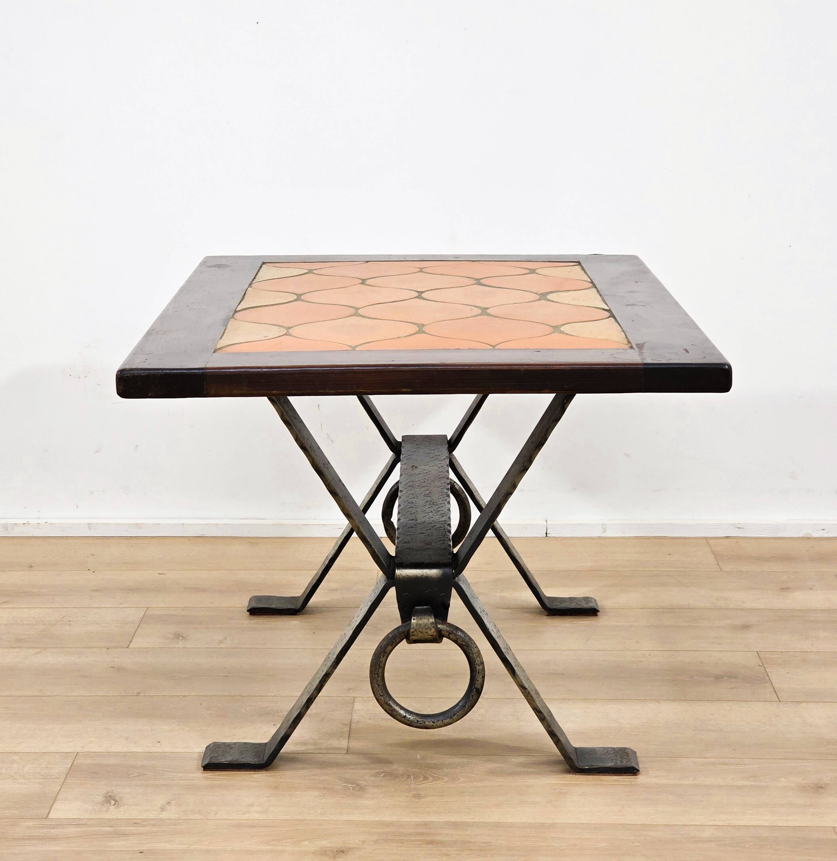 Superbe table basse en fer forgé et céramique - 1960