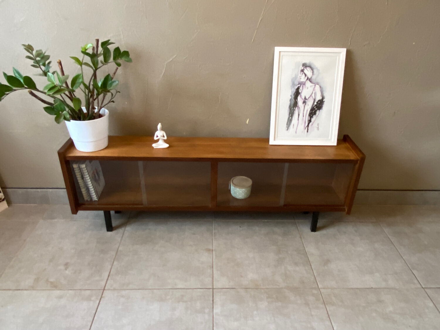 Mini vintage sideboard in vintage wood (removable windows)