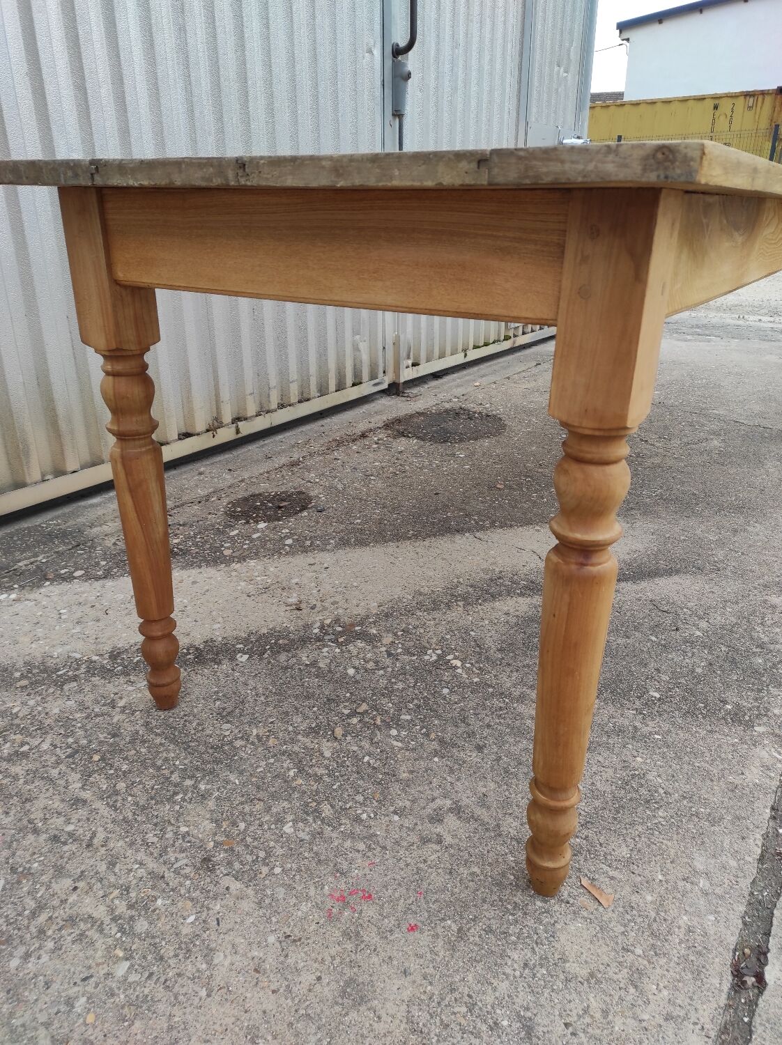 Farmhouse table turned foot and light wood 250cm
