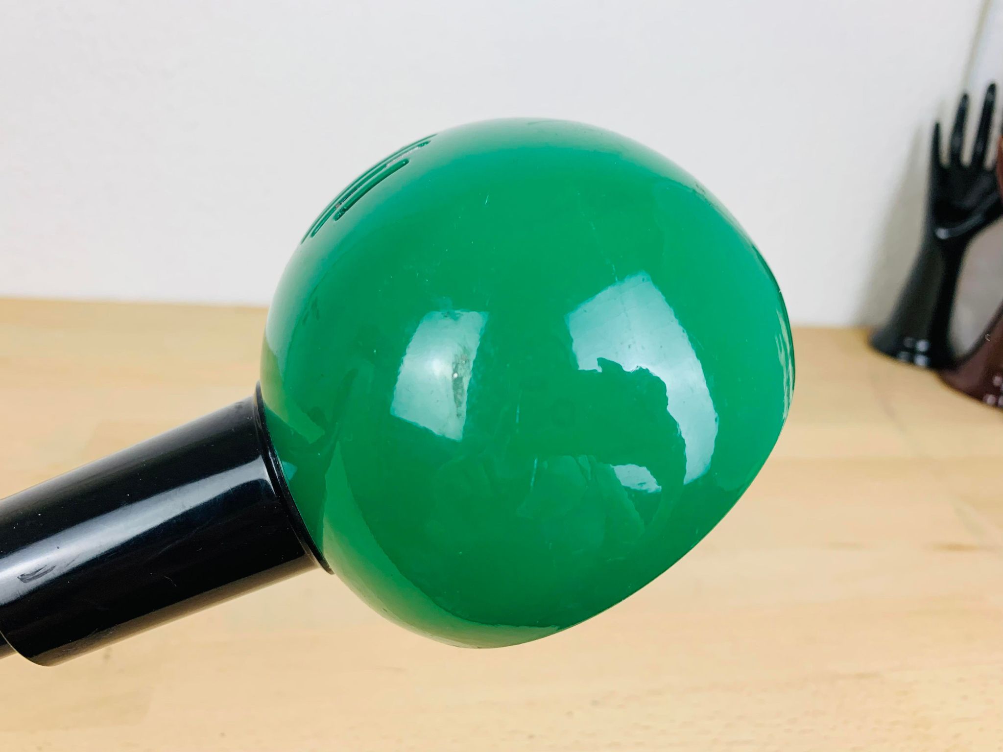 Snake lamp fixing vice 80s green