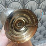 Applique avec globe en verre moulé ambré