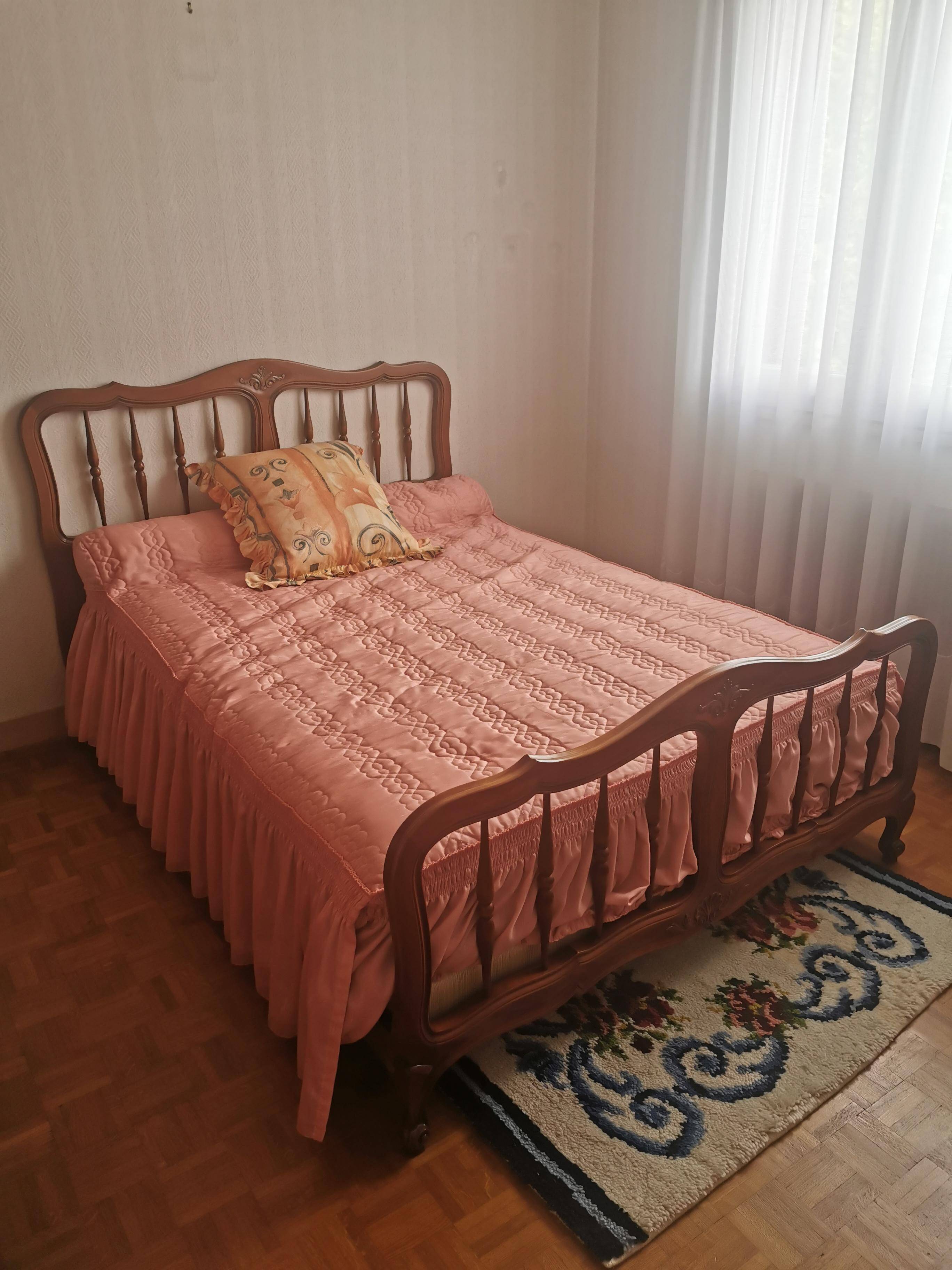 Solid carved cherry wood bed 140x190 with base