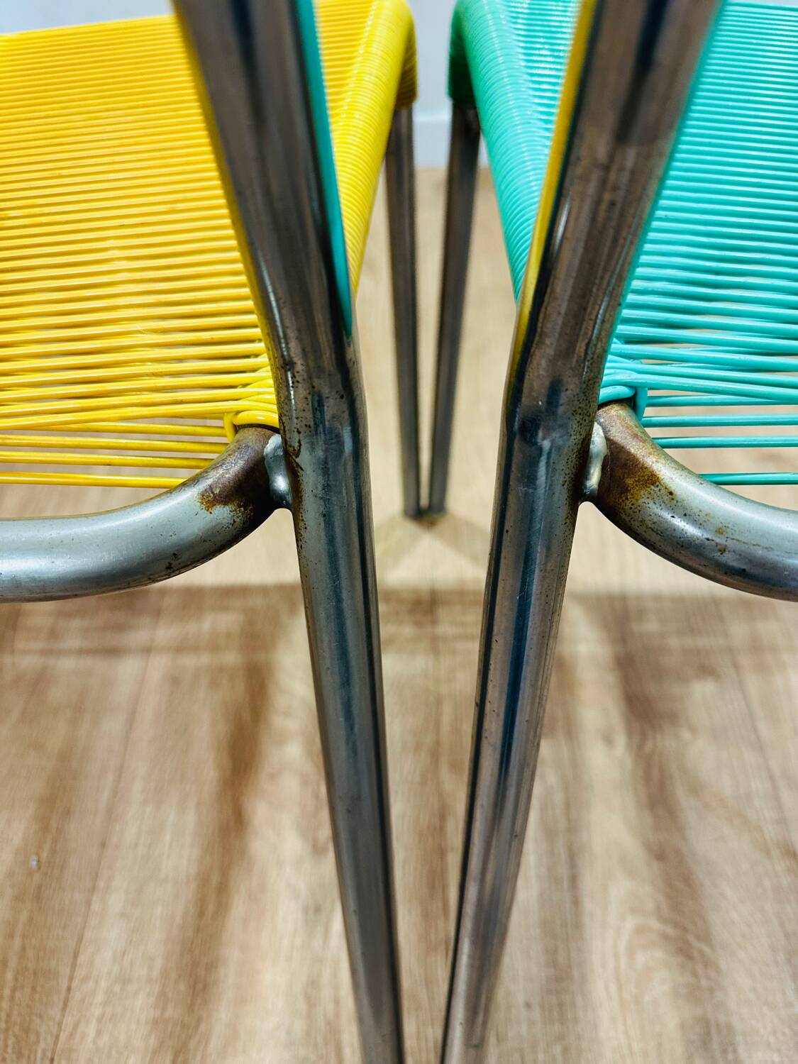 Duo scoubidou chairs
