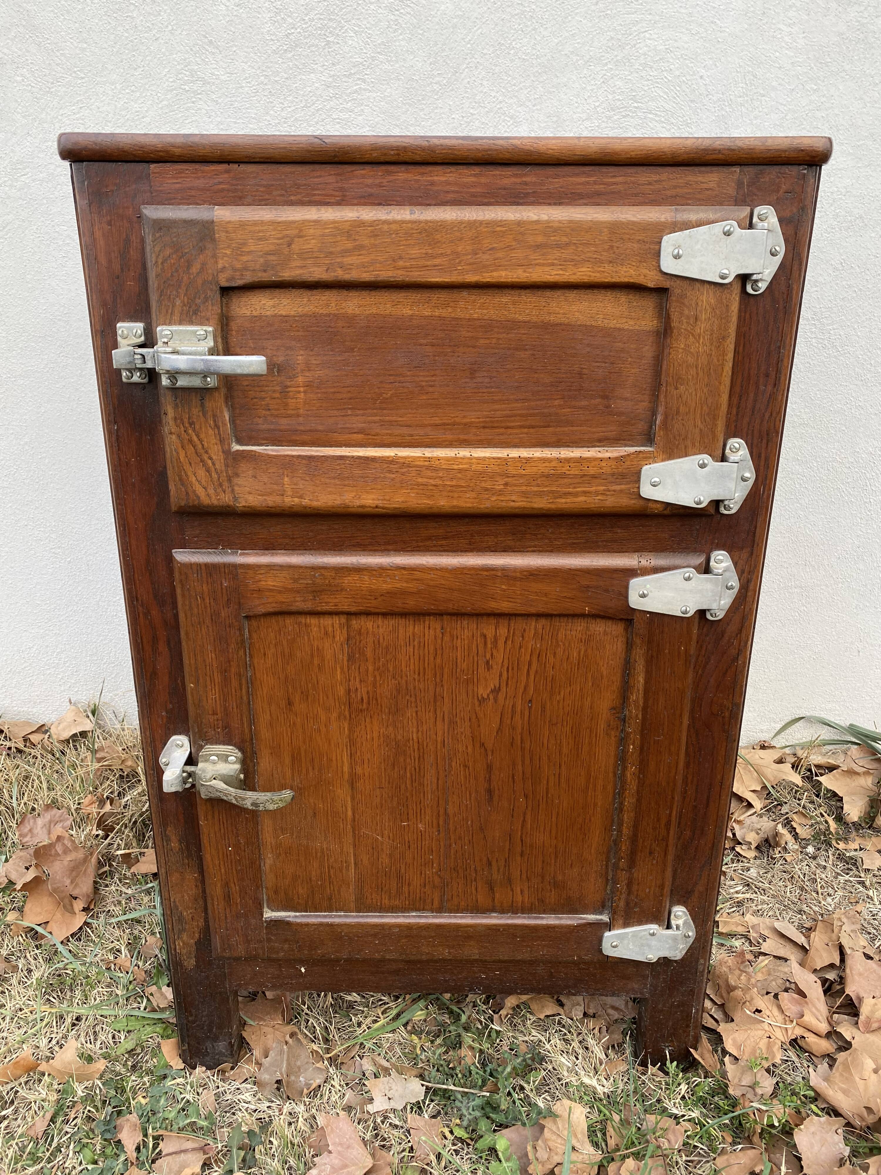 Cooler trade furniture