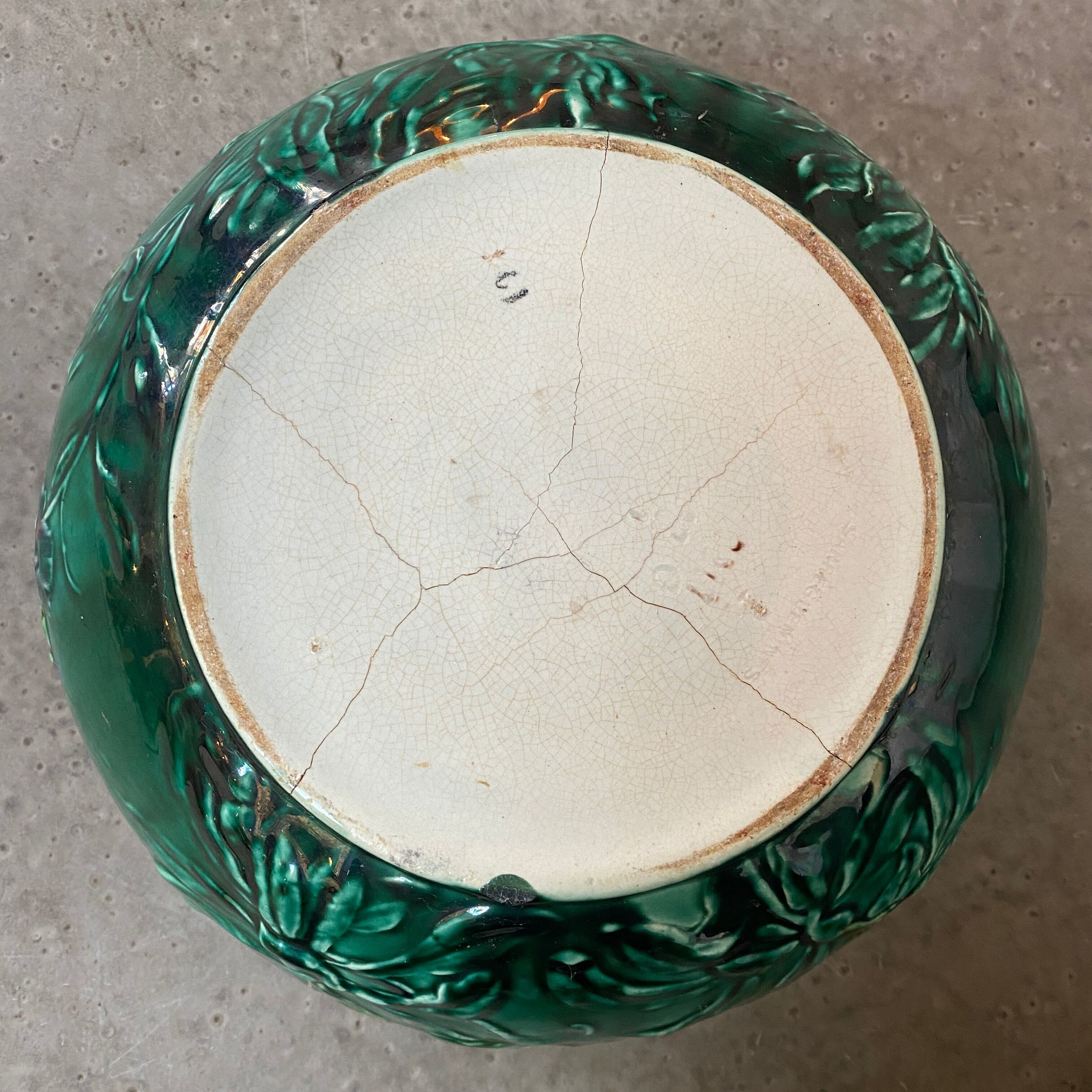 Slip pot vase