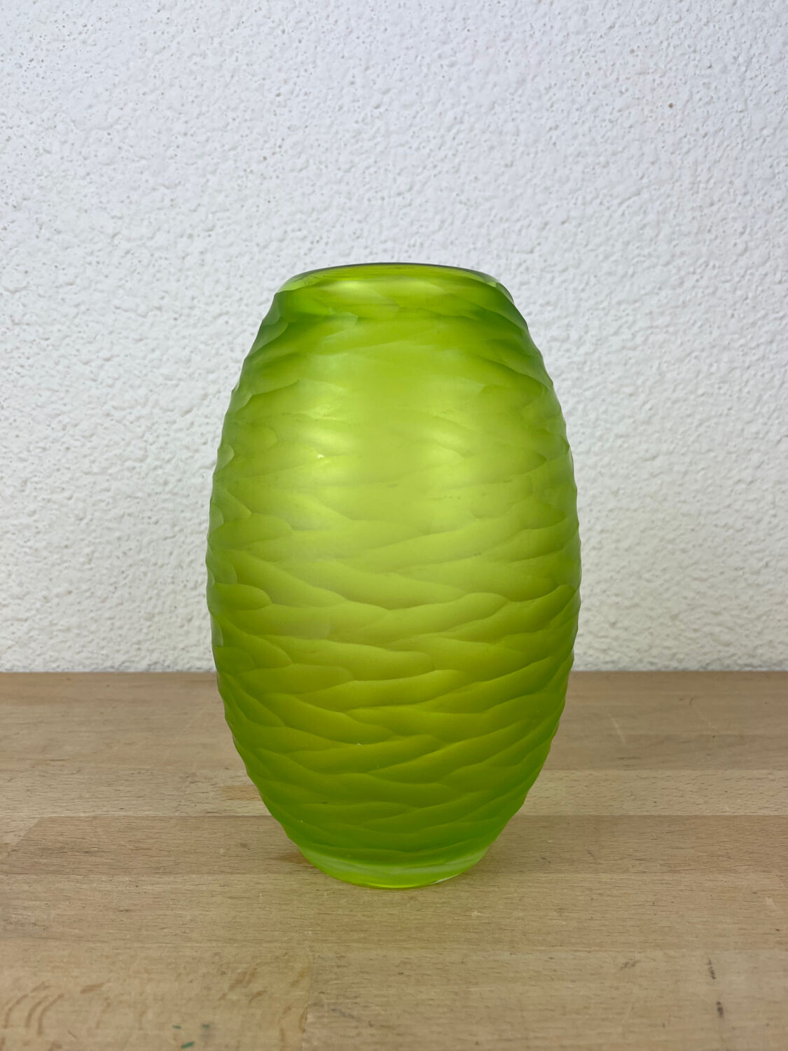 Vase artisanal en verre vert