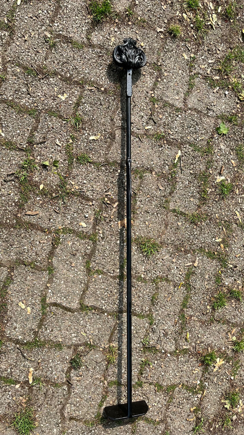 Metal chimney scraper