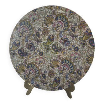 Large round ceramic plate with floral decoration – Arts & Crafts style