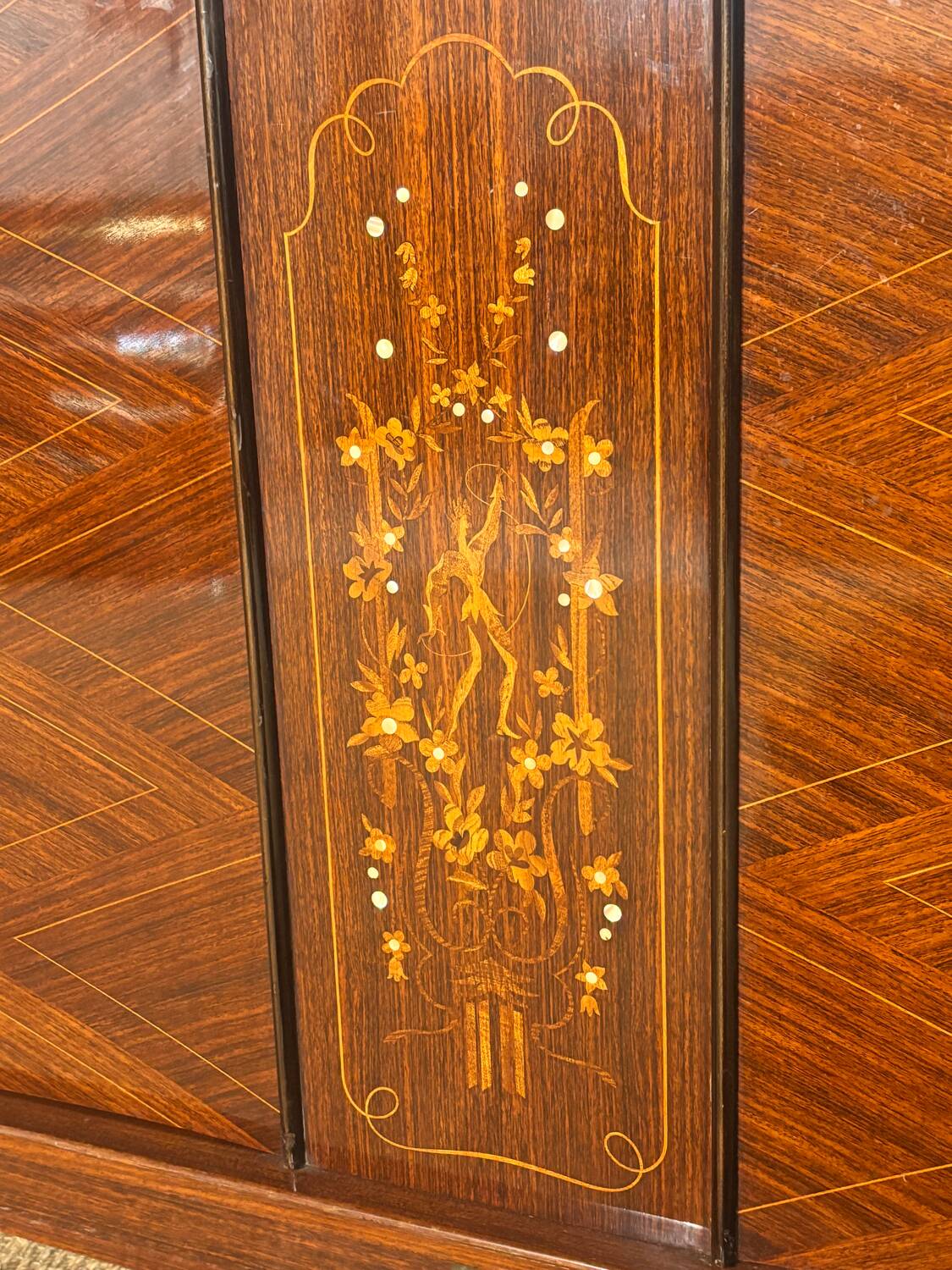 Enfilade Art Deco by Leleu from the 1940s.