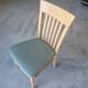 Chaise skai vintage en hêtre siège vert suède