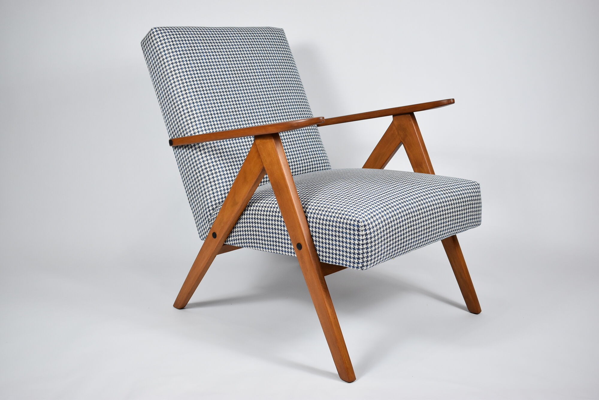 Fauteuil vintage original années 1960, totalement restauré, pied de poule