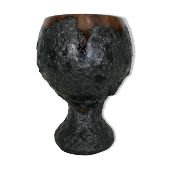 Vase chalice with covered black lava effect signed by Louis Giraud, in Vallauris, circa 1960.