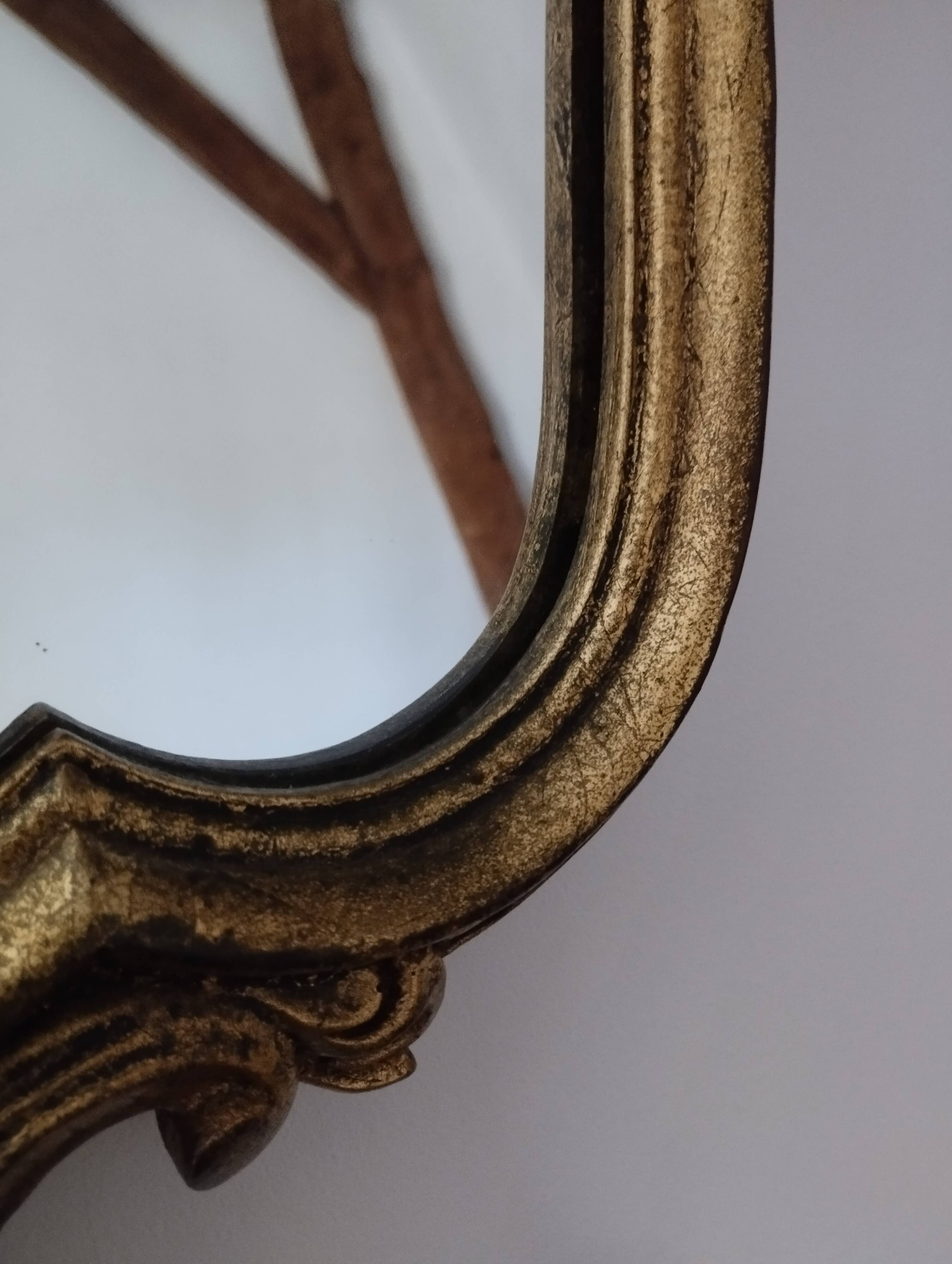 Antique large violin-shaped mirror in gilded wood, Rococo style, Louis XV (80x50 cm)