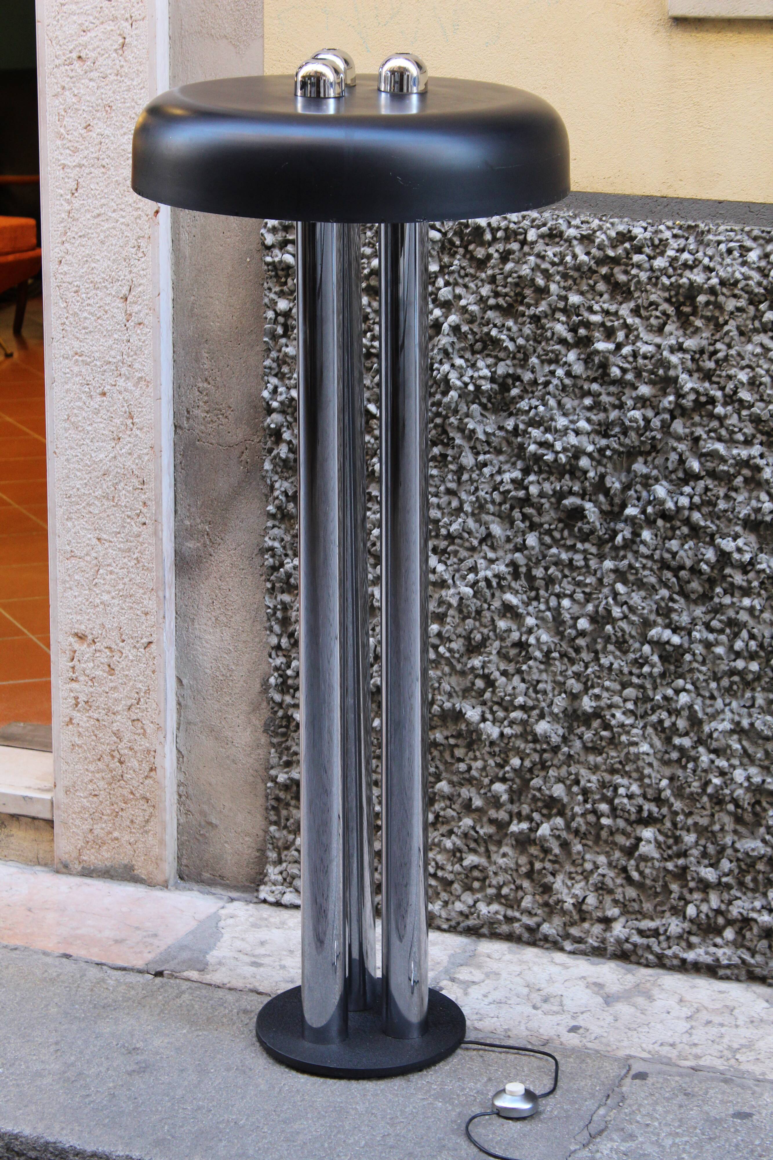 Piantana in metallo cromato Firmata Radice, Italia 1970s, in ottime conditions