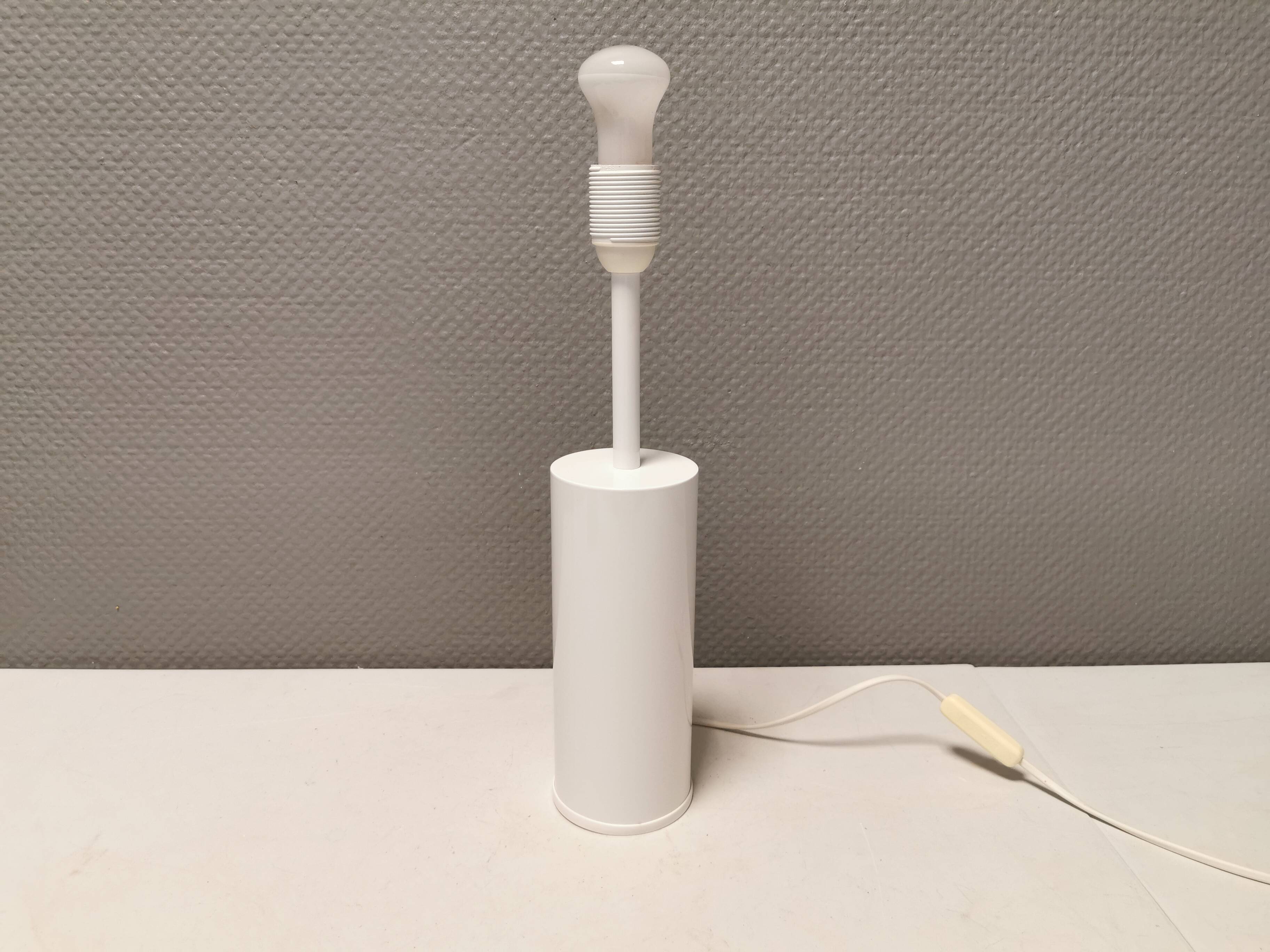 Classic table lamps in white lacquered metal from Danish Horn lighting 1980-90s.