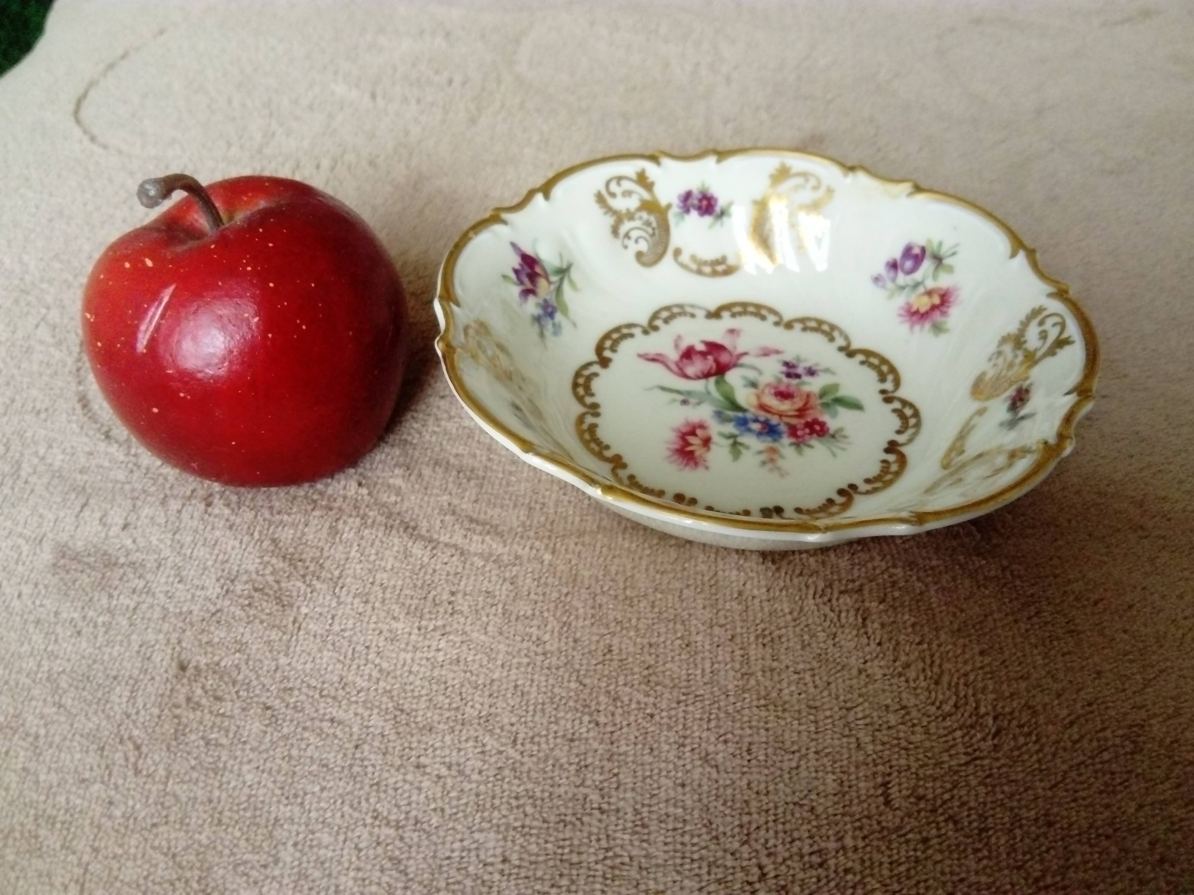 set of 5 old Bavaria fruit bowls decorated with flowers