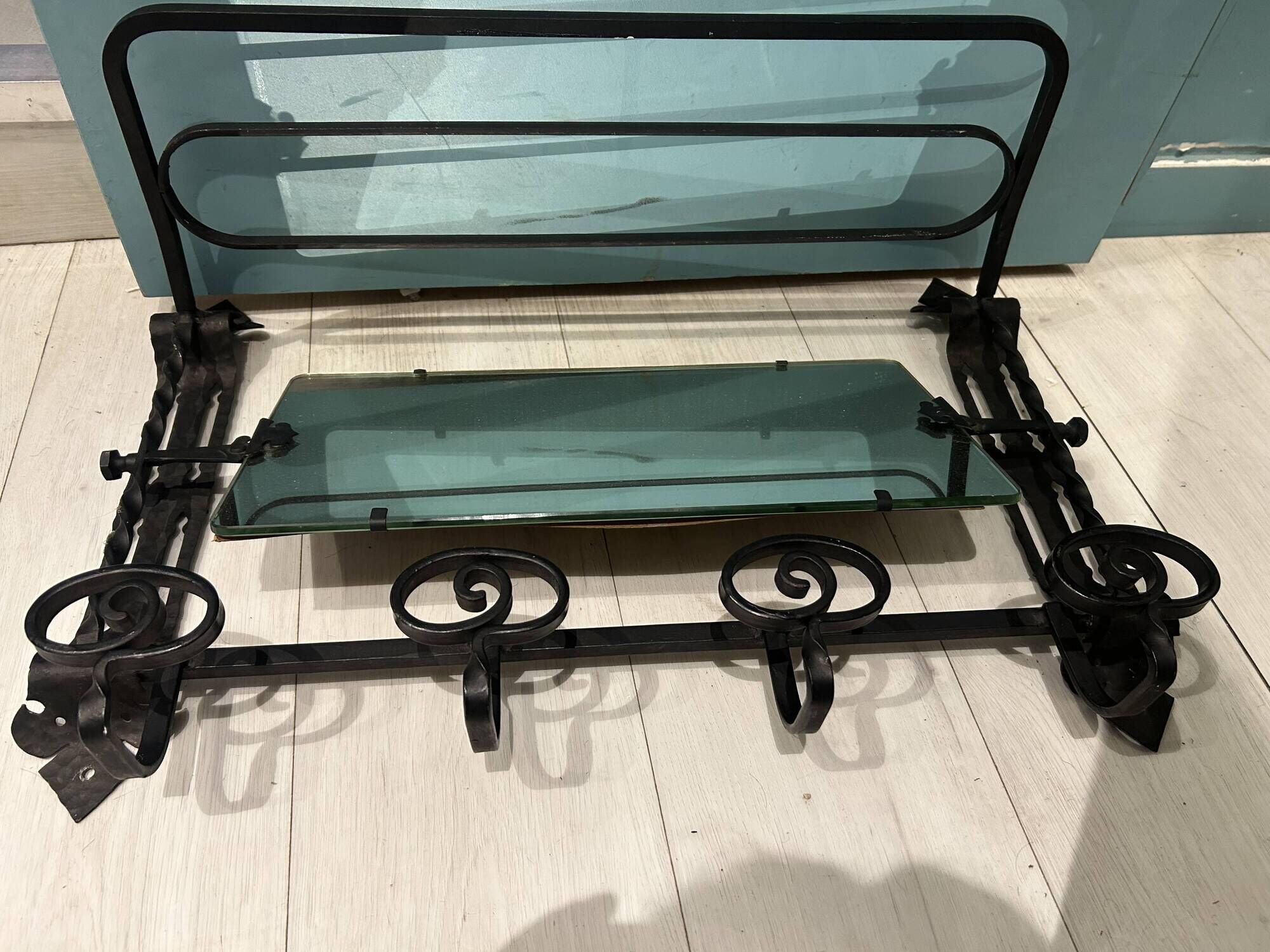 • Porte-manteau mural Art Déco en fer forgé plein et miroir biseauté