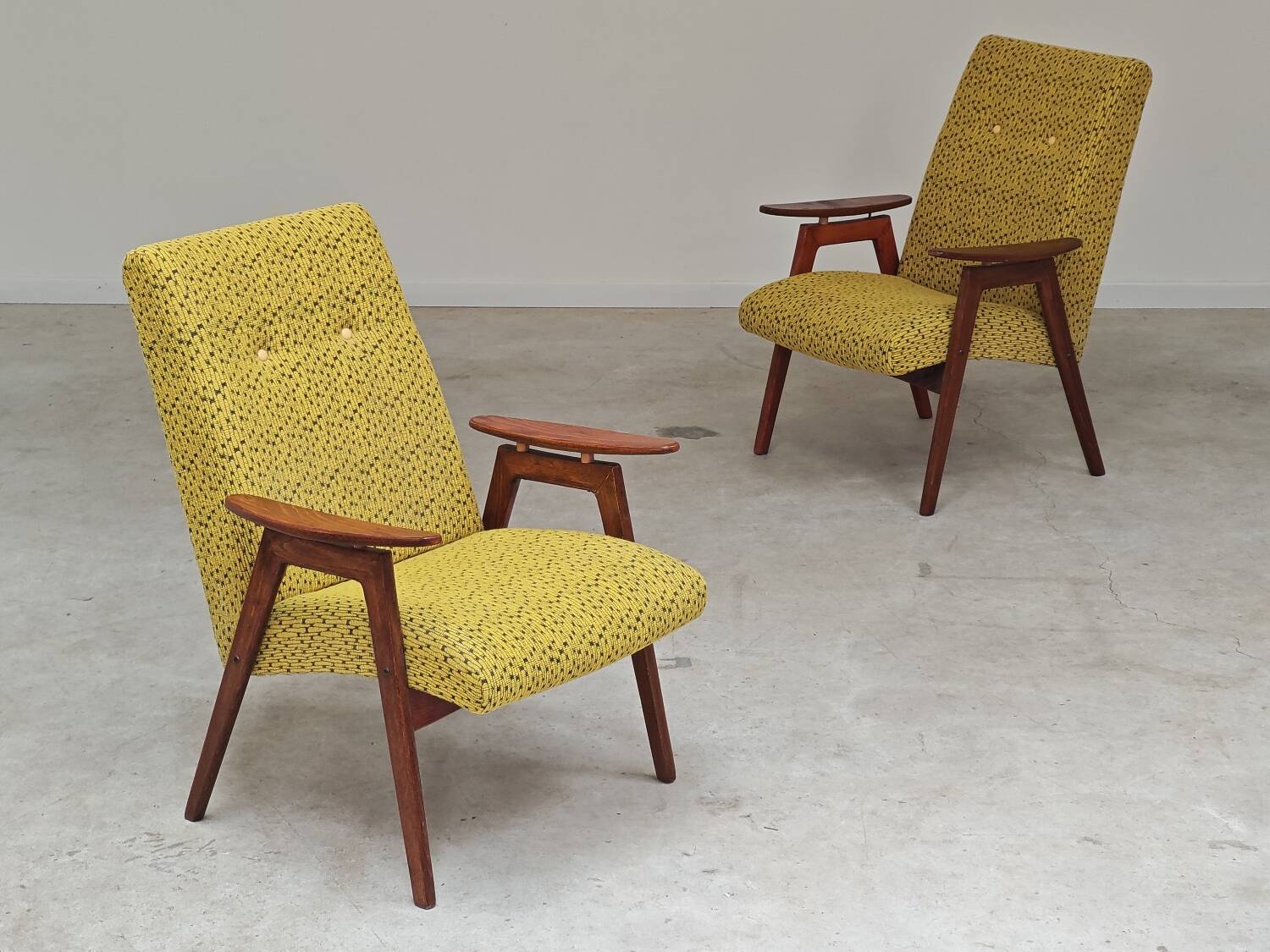 Pair of Yellow armchairs by Jaroslav Smidek for Ton (Thonet) Expo 58