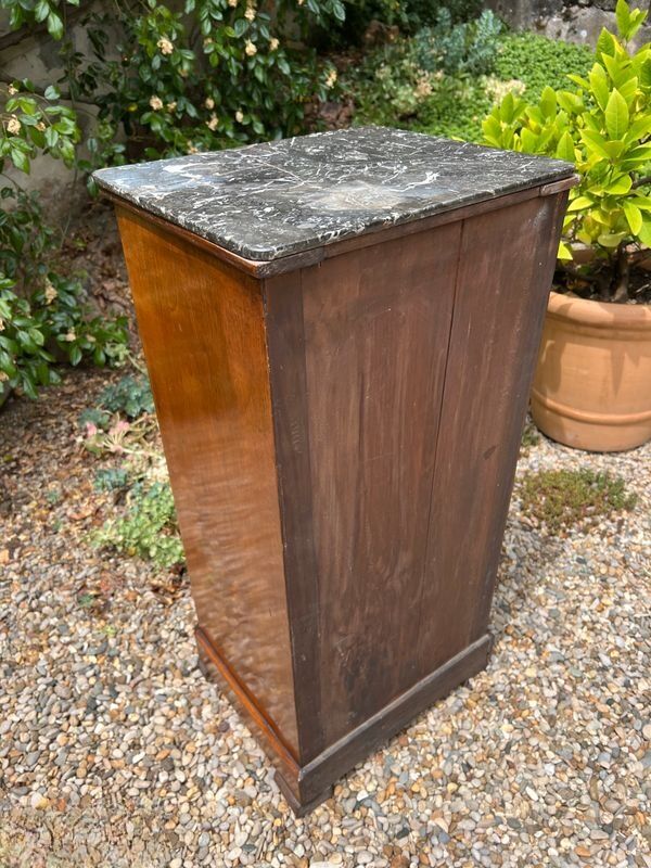 Table de chevet ancienne