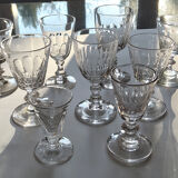 Lot de 12 verres anciens