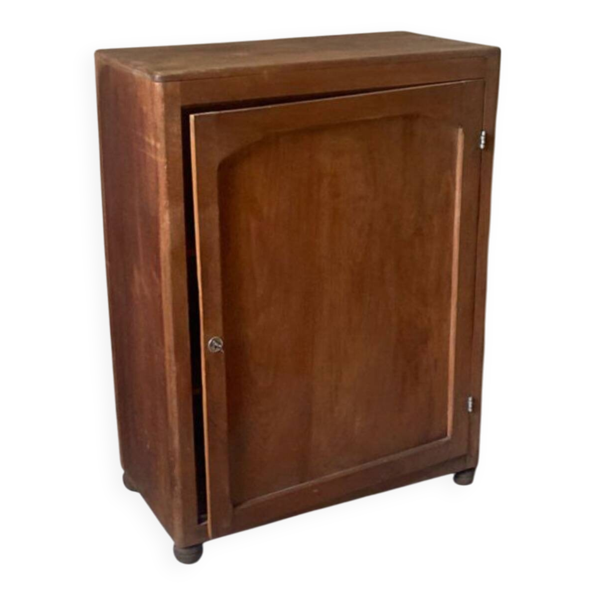 Compact Parisian buffet