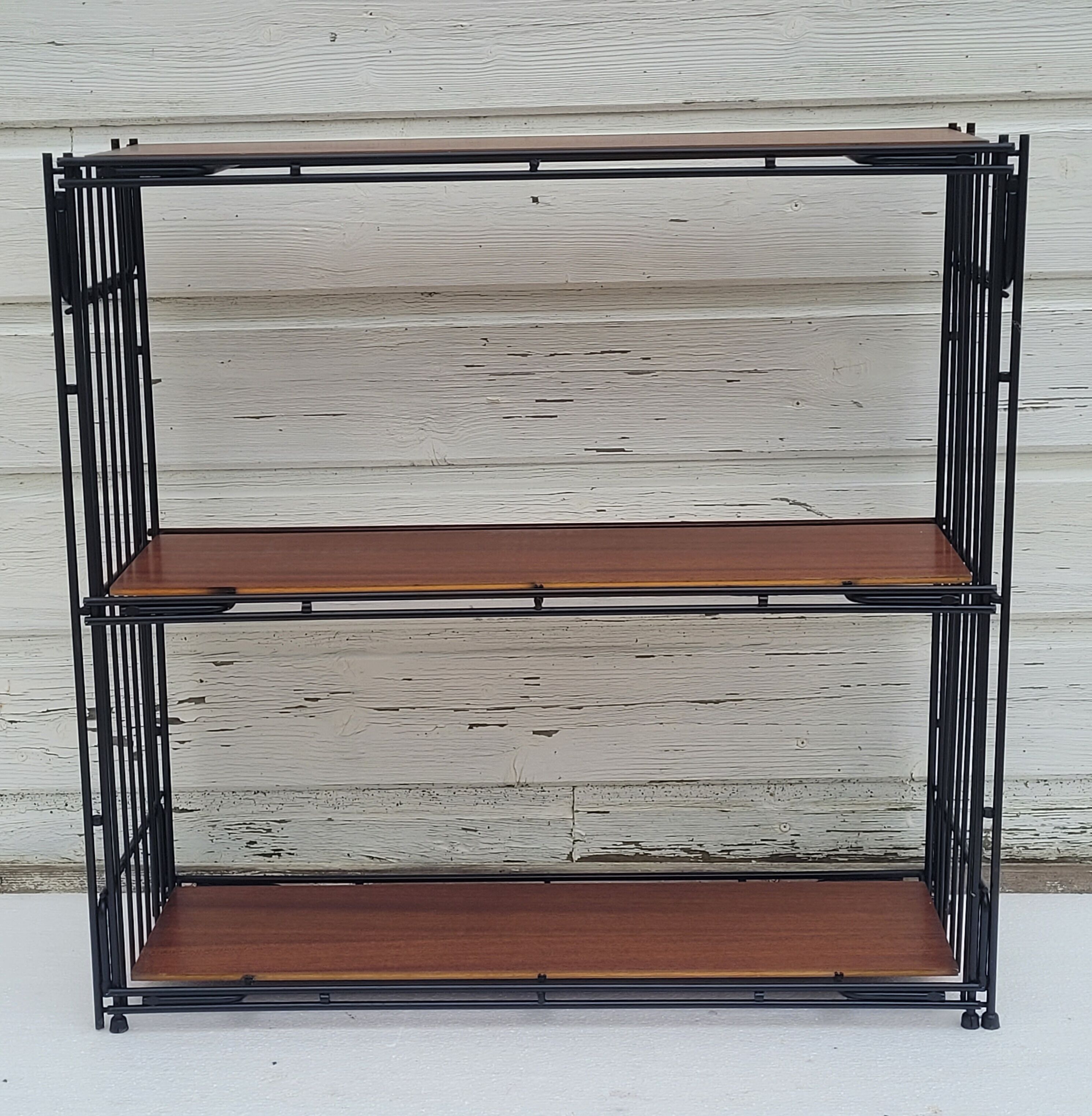 Vintage modular shelf with installation or wall Multistrux of Multimeuble lacquered steel, 1960