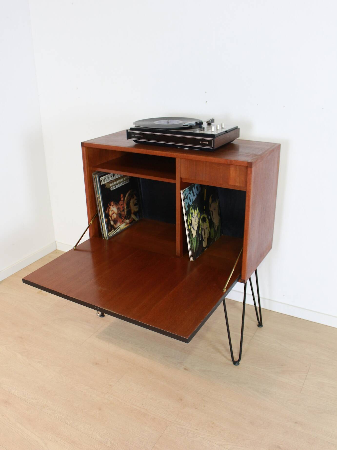 vintage cabinet on hairpinlegs